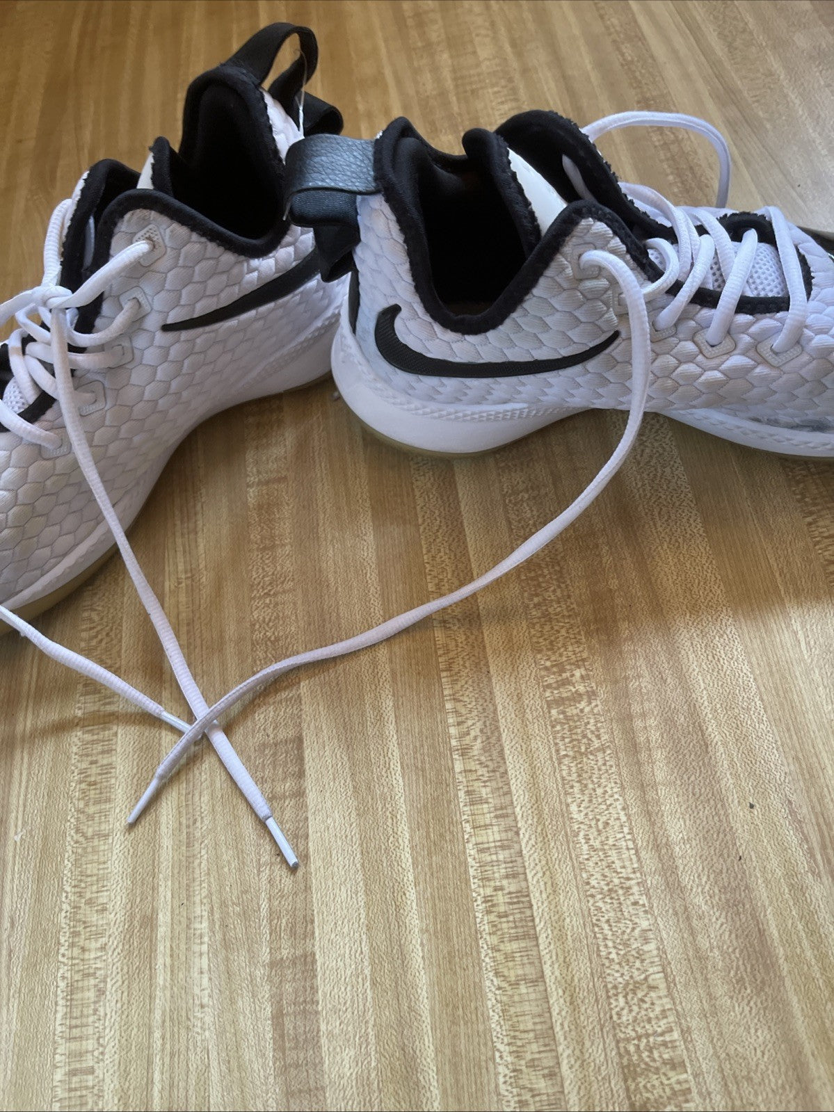 Nike LeBron Witness 3 Size 9.5