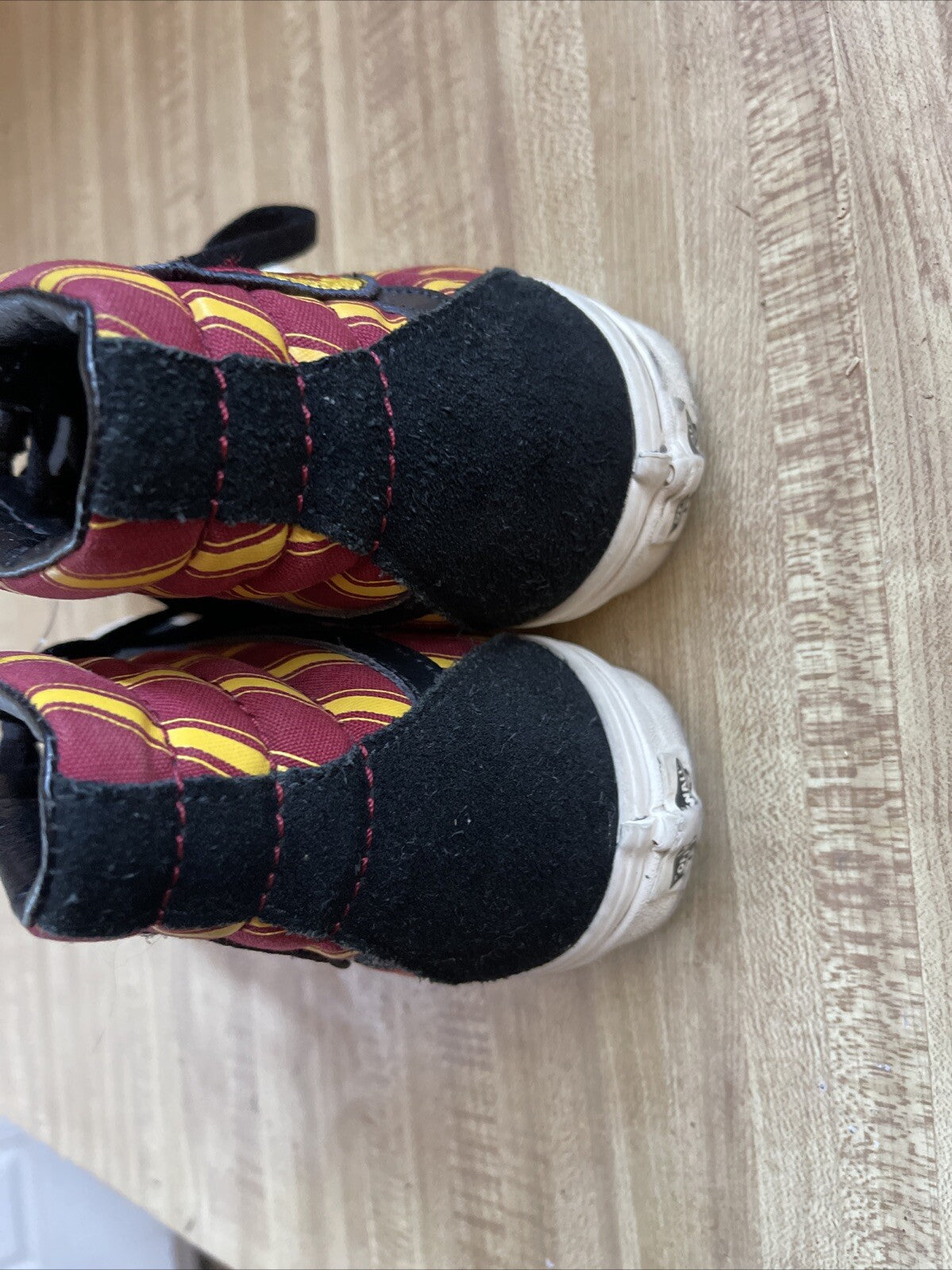 VANS Harry Potter x Sk8- High Gryffindor Men’s 6, Women’s 7.5
