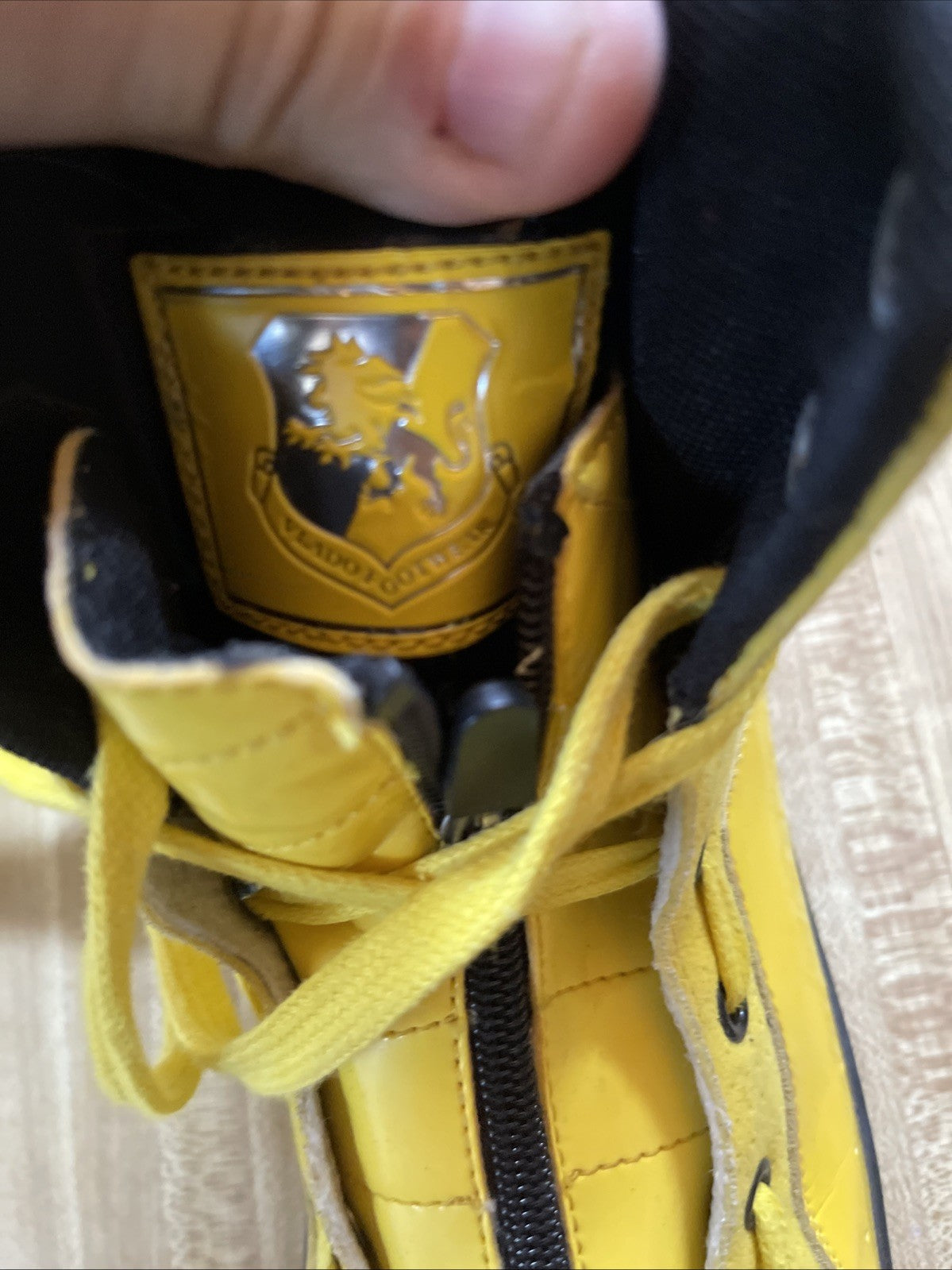 Vlado Gladiator Sneakers 9.5