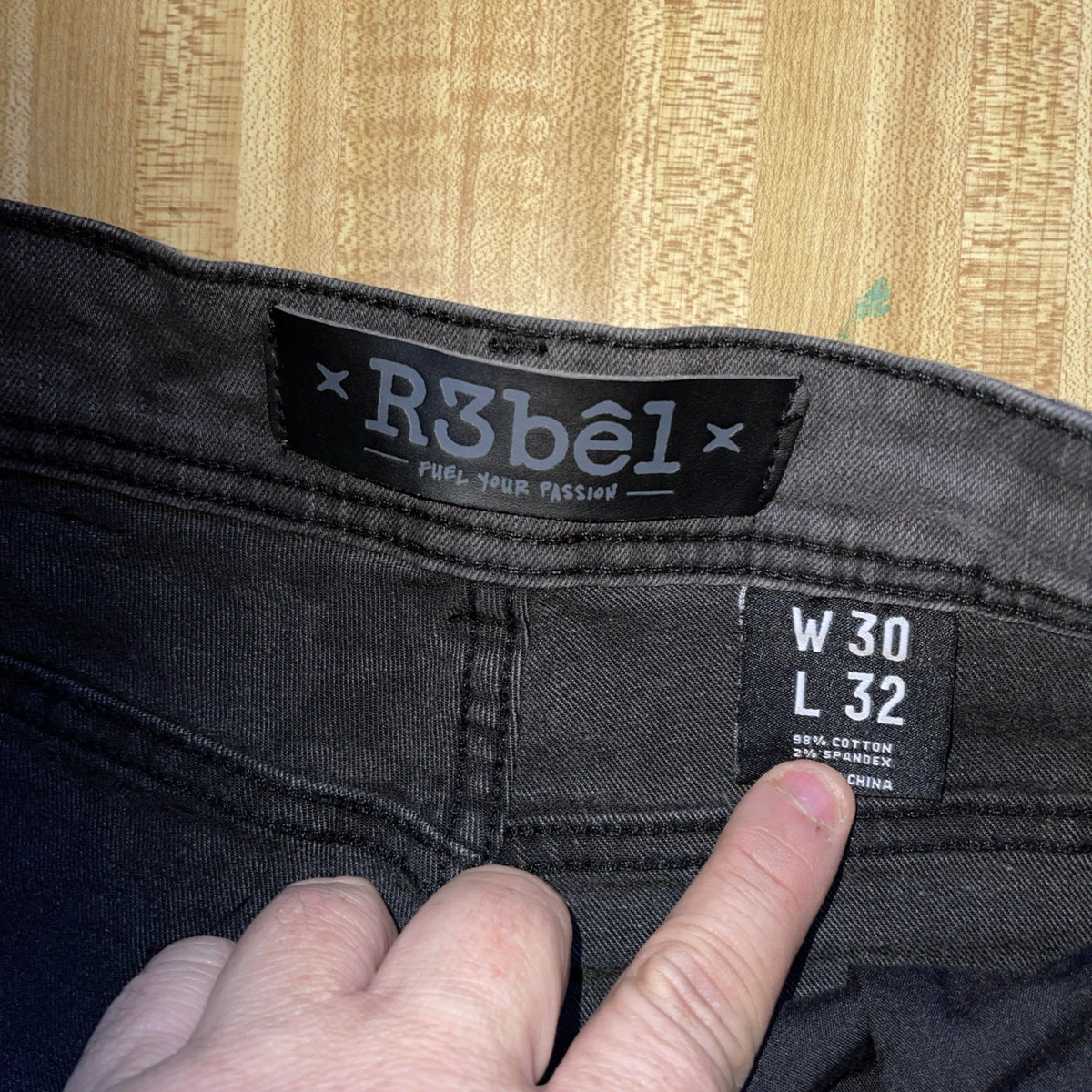 R3bel Jeans Distressed Thrashed Embroidered 30/32