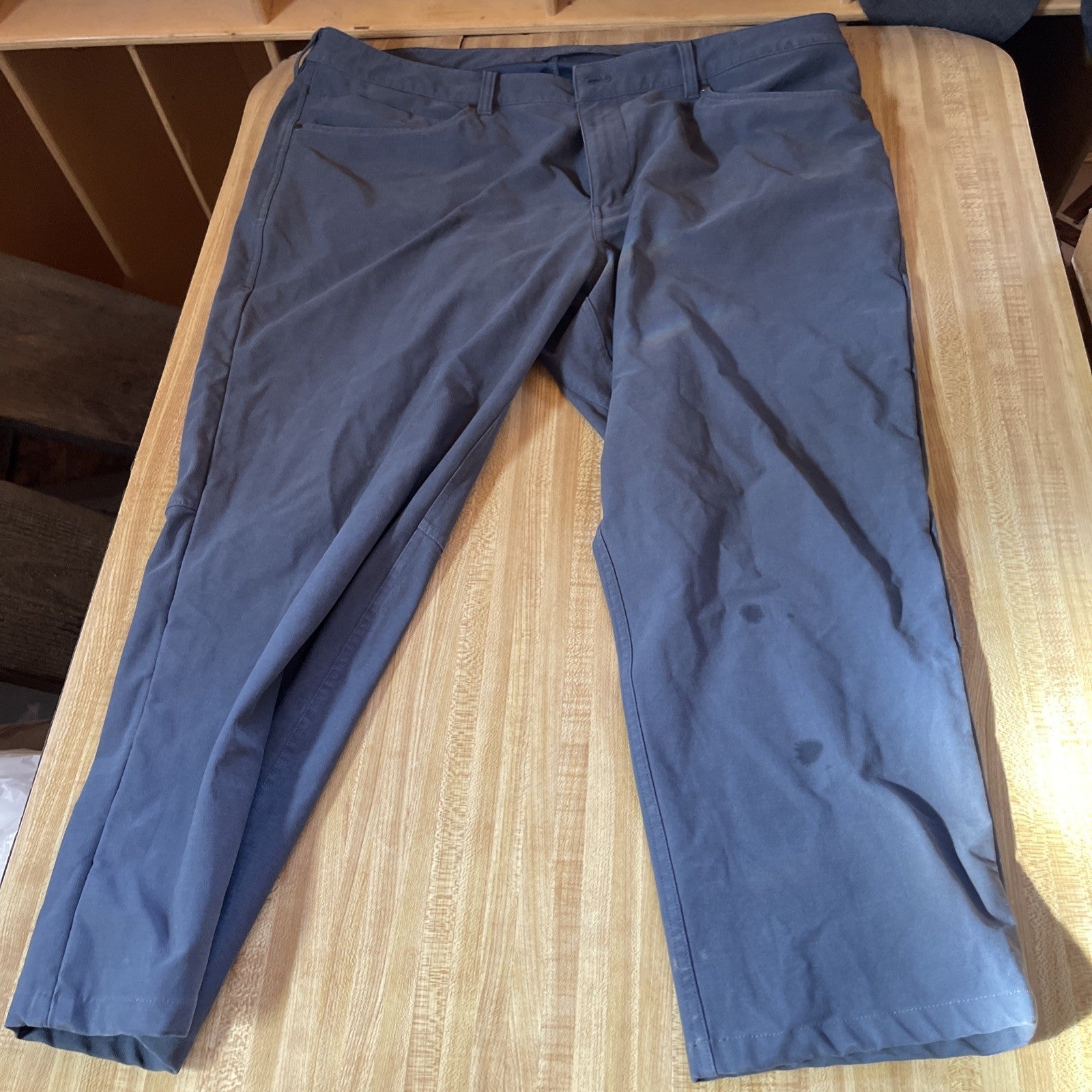 Lululemon Men’s Pants 40/25