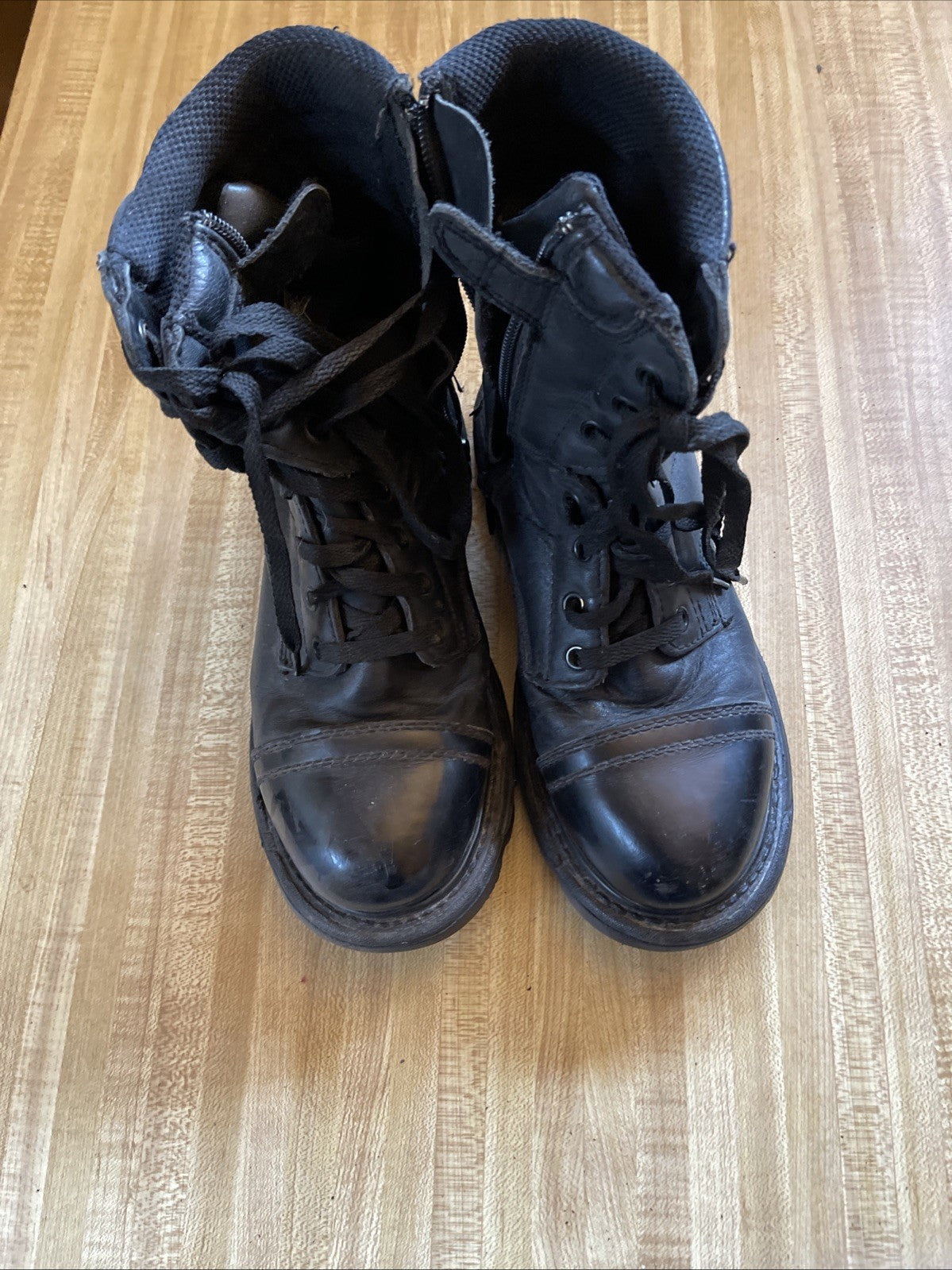 Thorogood Combat Boots Women’s 7.5
