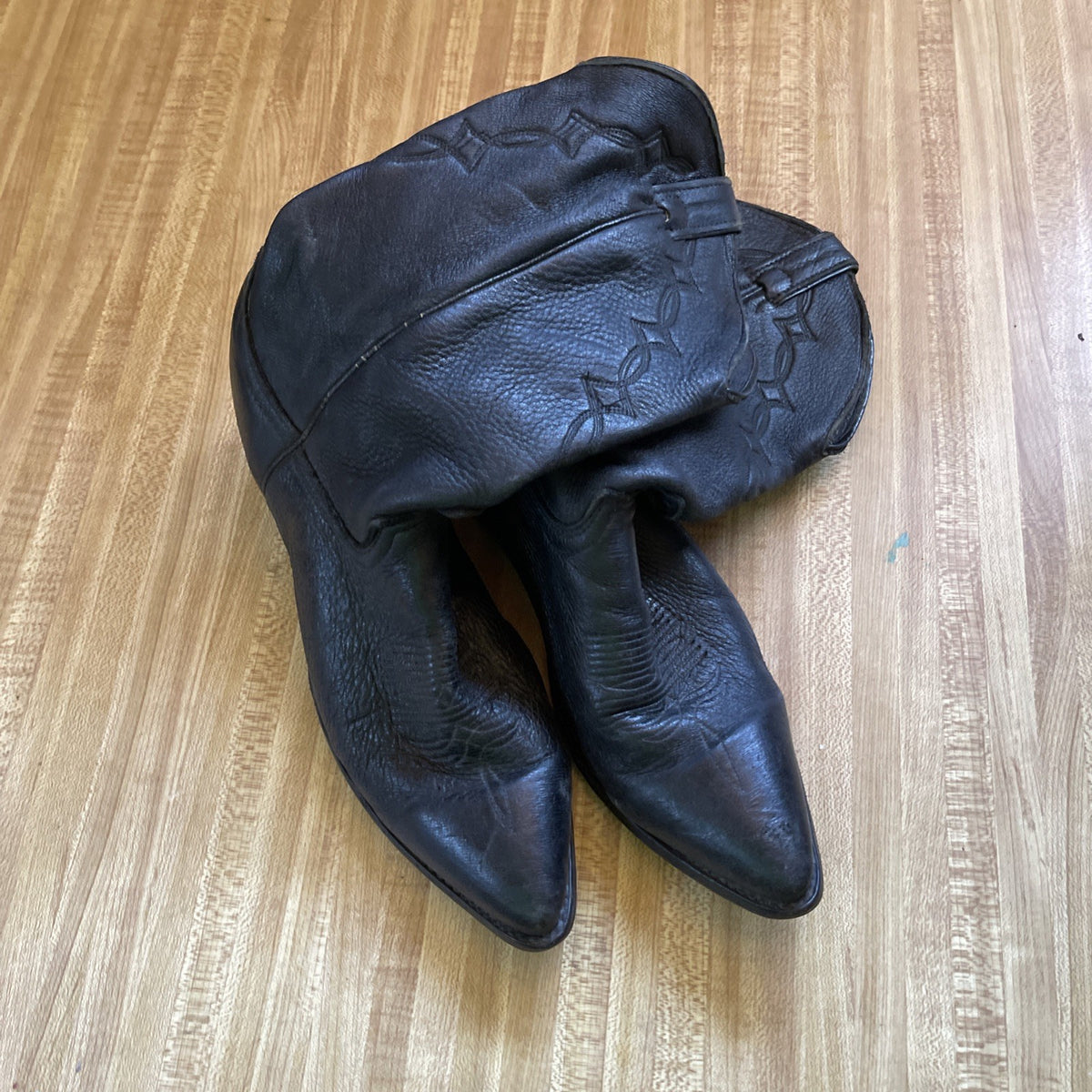 laredo cowboy boots 8