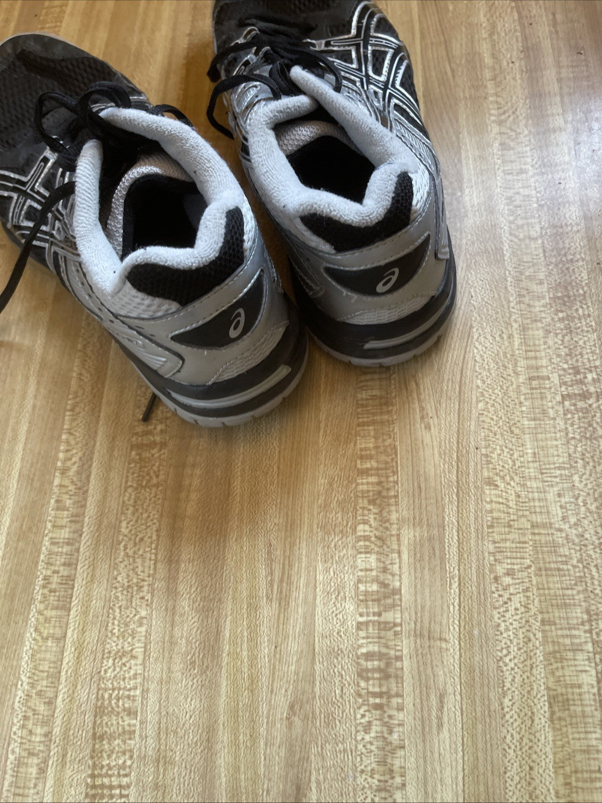 ASICS Gel Rocket Size 9