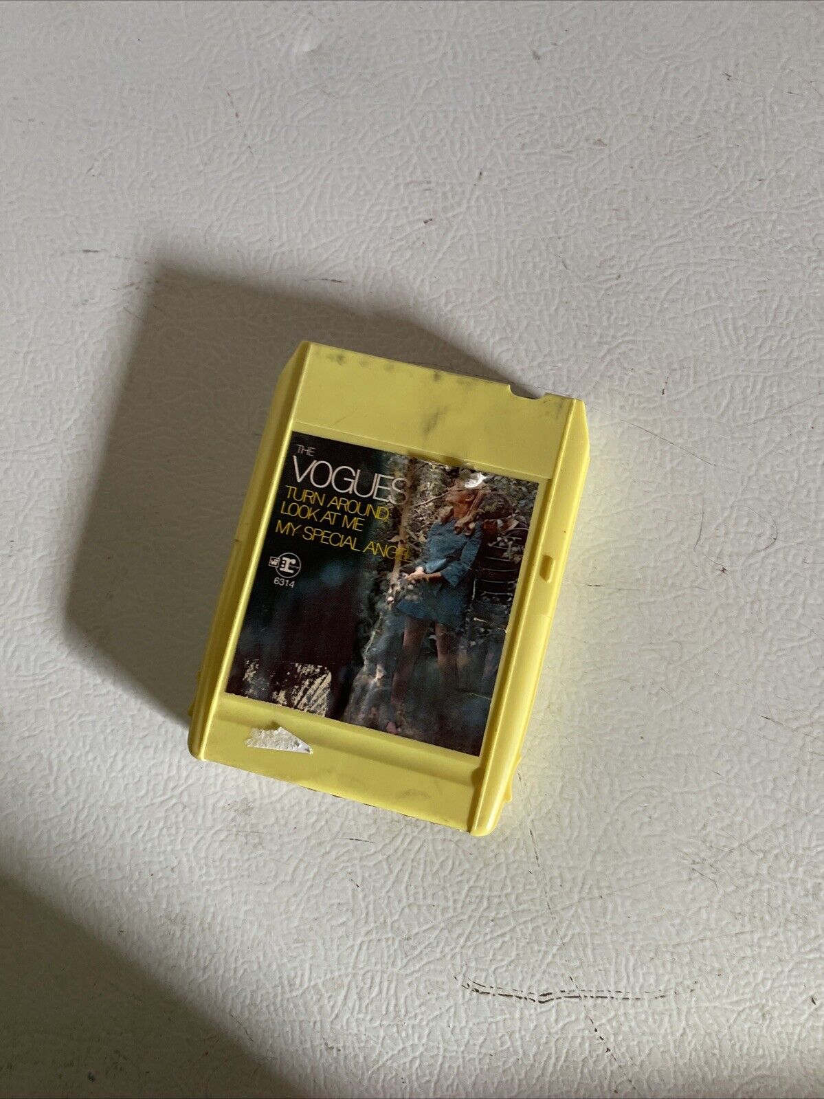 the vogues turn around look at me 8 Track 