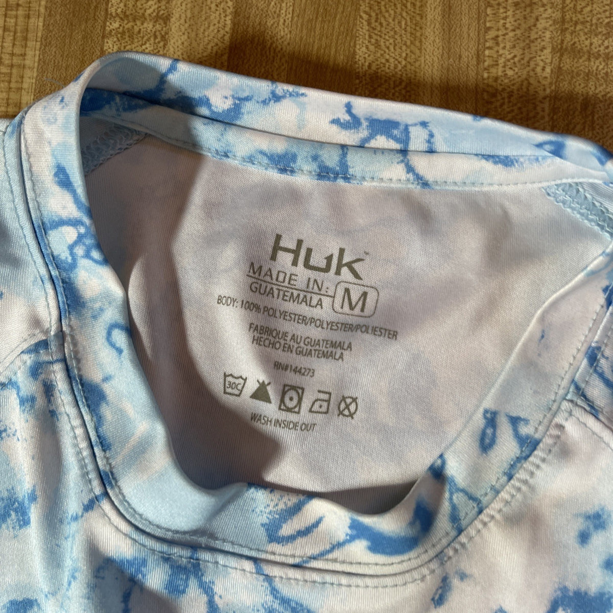 Huk Rash Guard Medium 