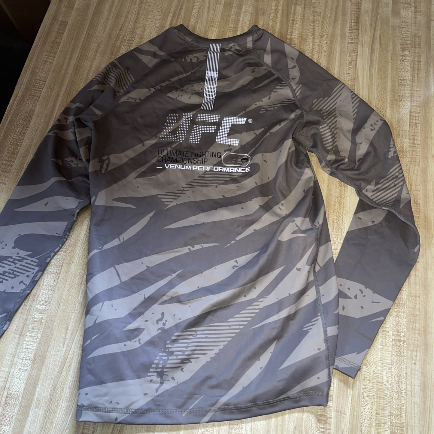 UFC X Venum Camo Long Sleeve Large NWT 