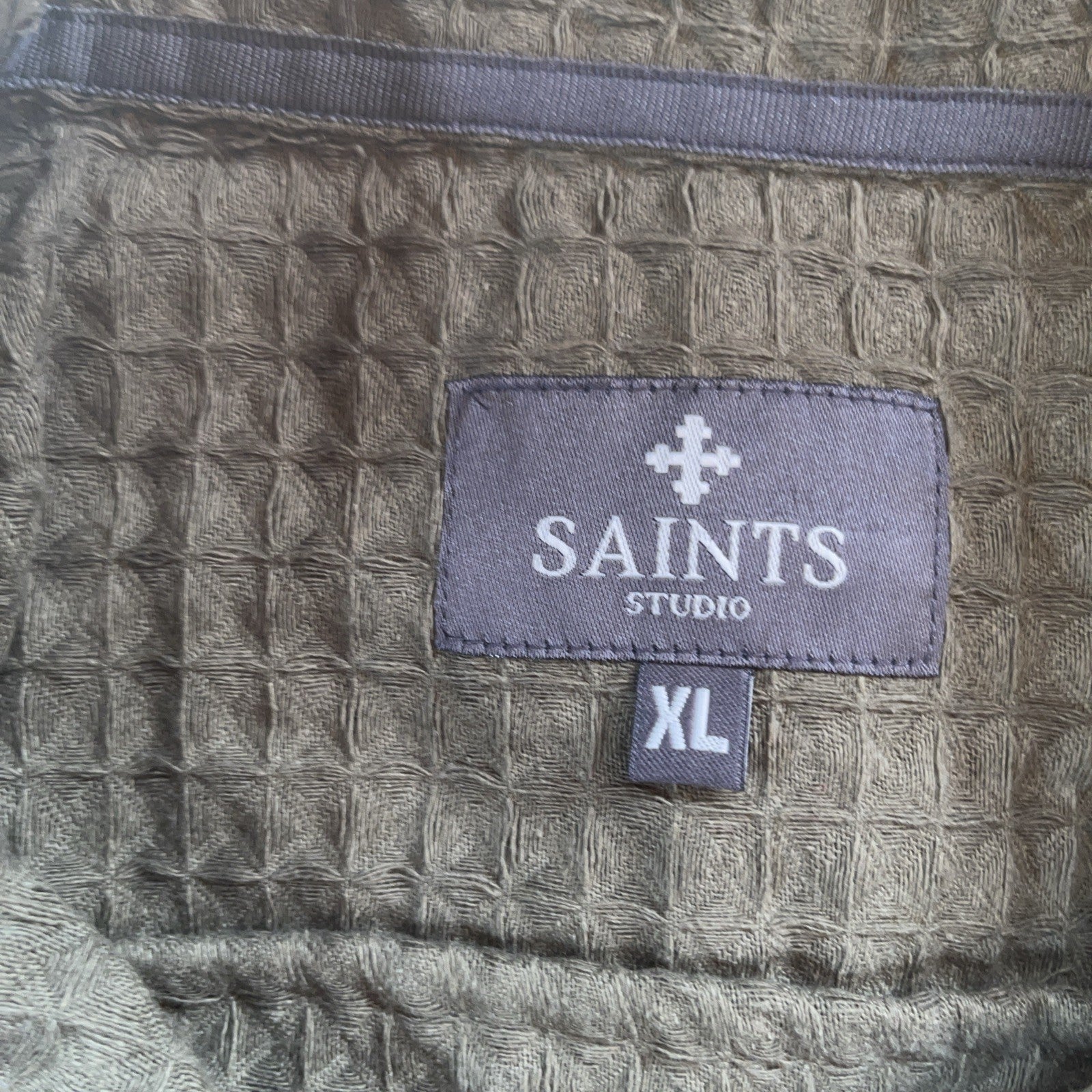 Saints Studio Button Up XL
