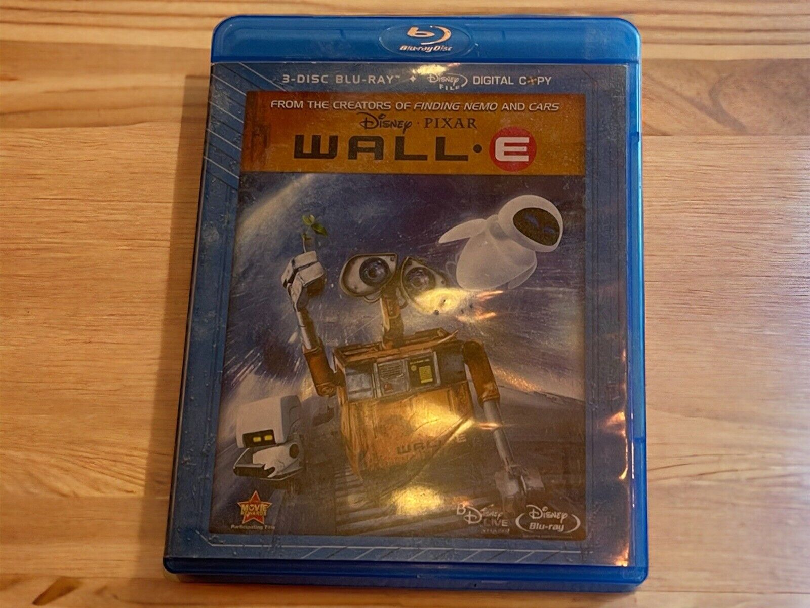 Wall-E (Three-Disc Special Edition ) [Blu-ray] DVDs