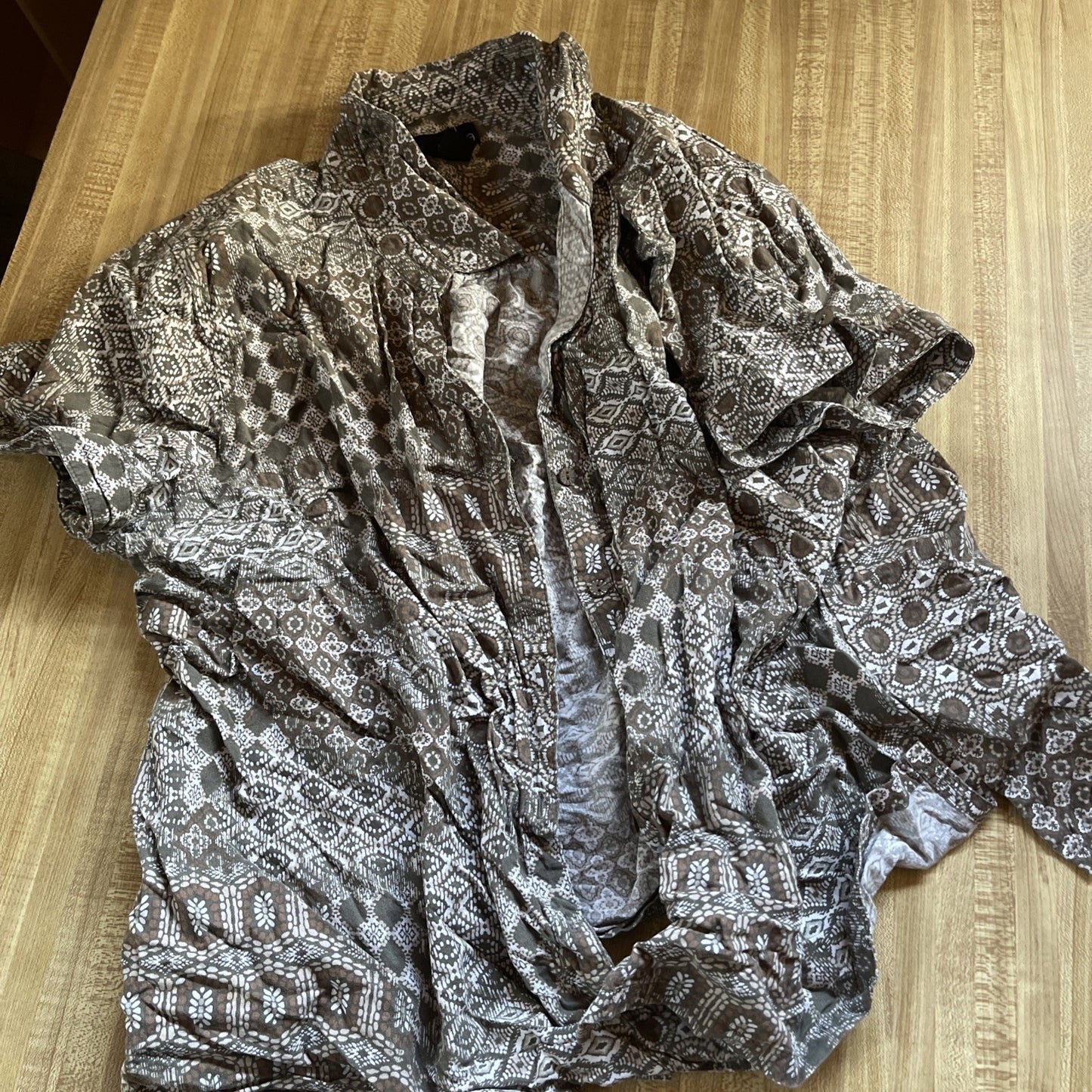 Erika Button Up XL