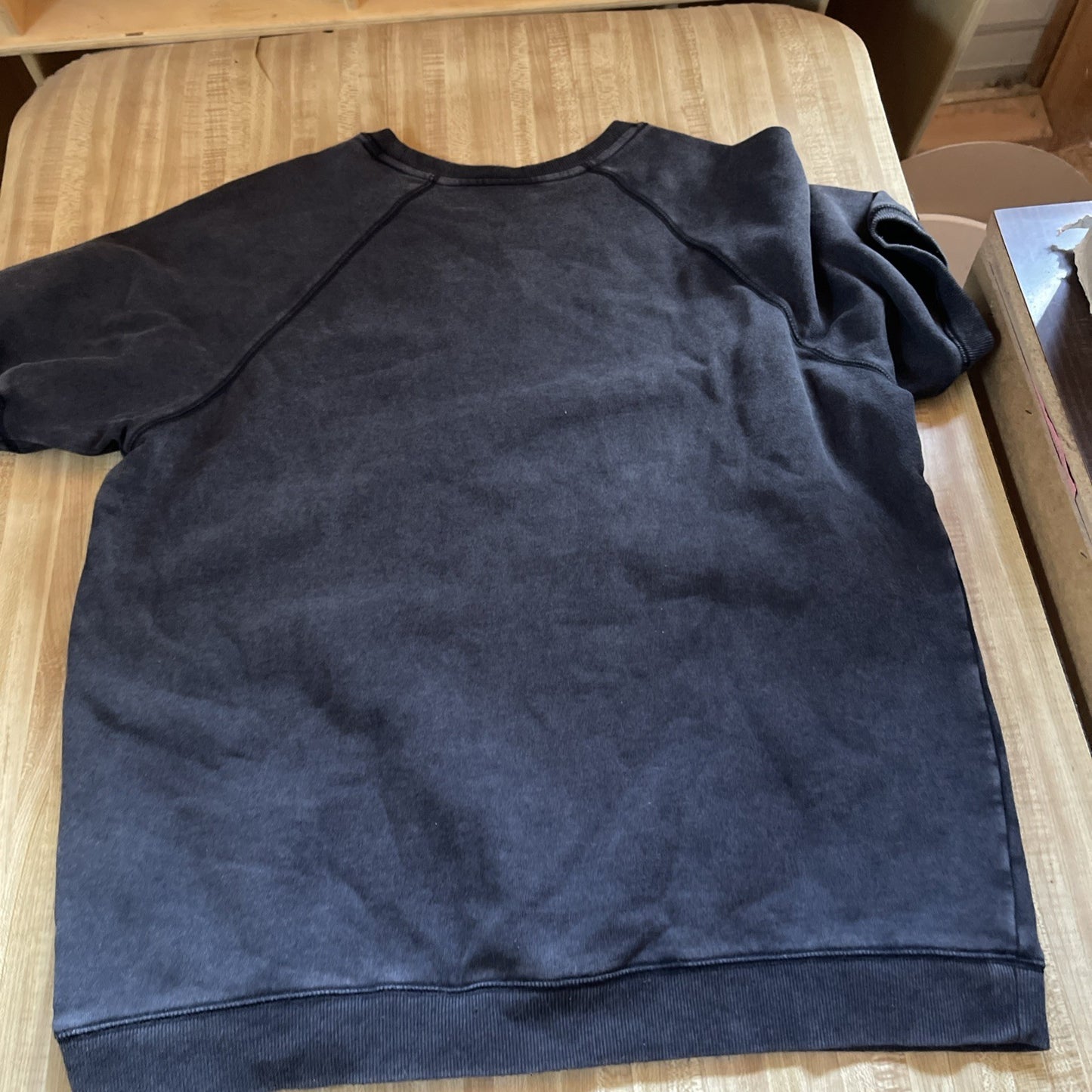 Richer Poorer Short Sleeve Sweatshirt XL
