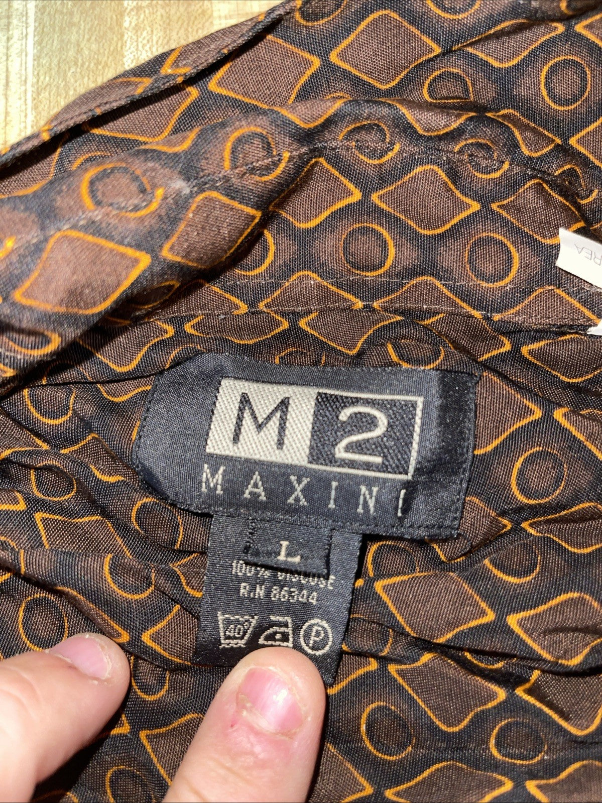 M2 Maxini Button Up Large 