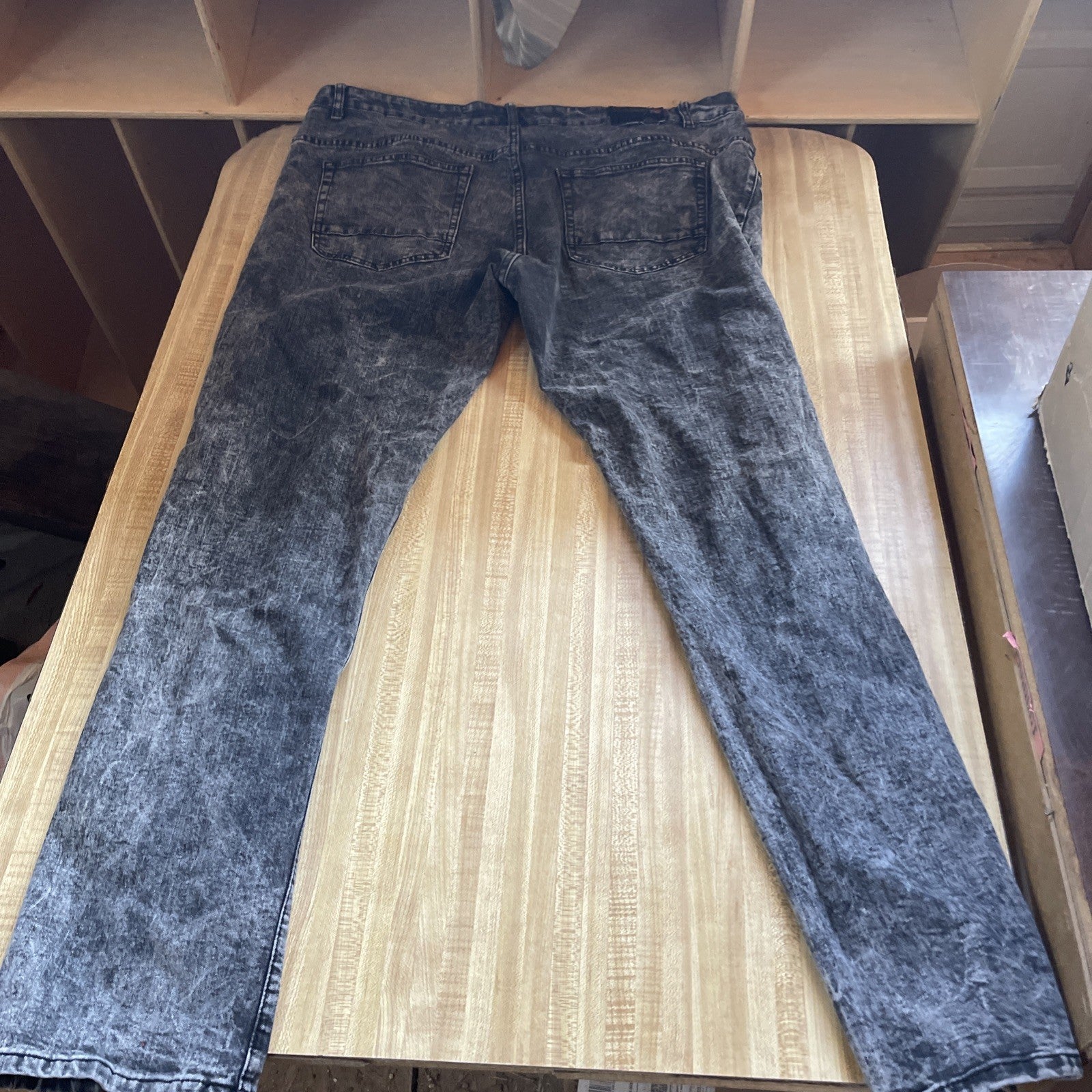 Spark Jeans 42/34 Distressed 