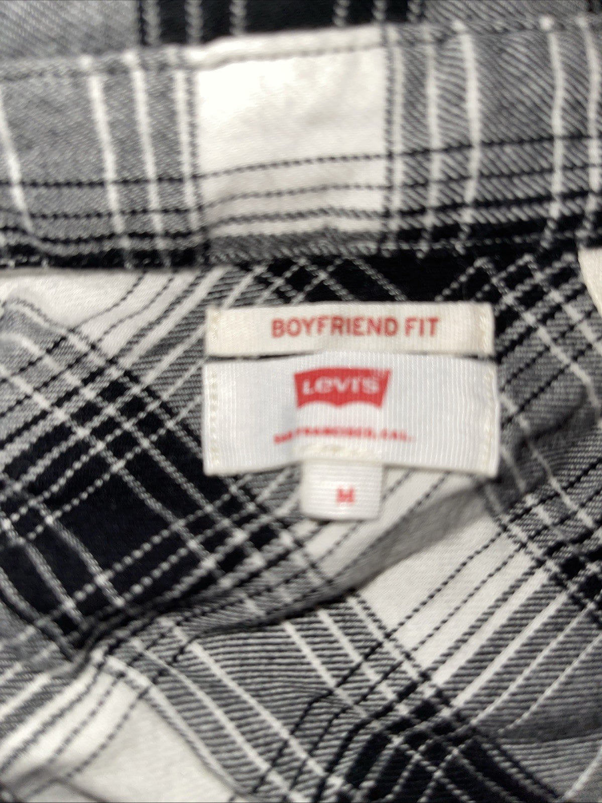 Levi’s Boyfriend Fit Button Down Shirt Medium 