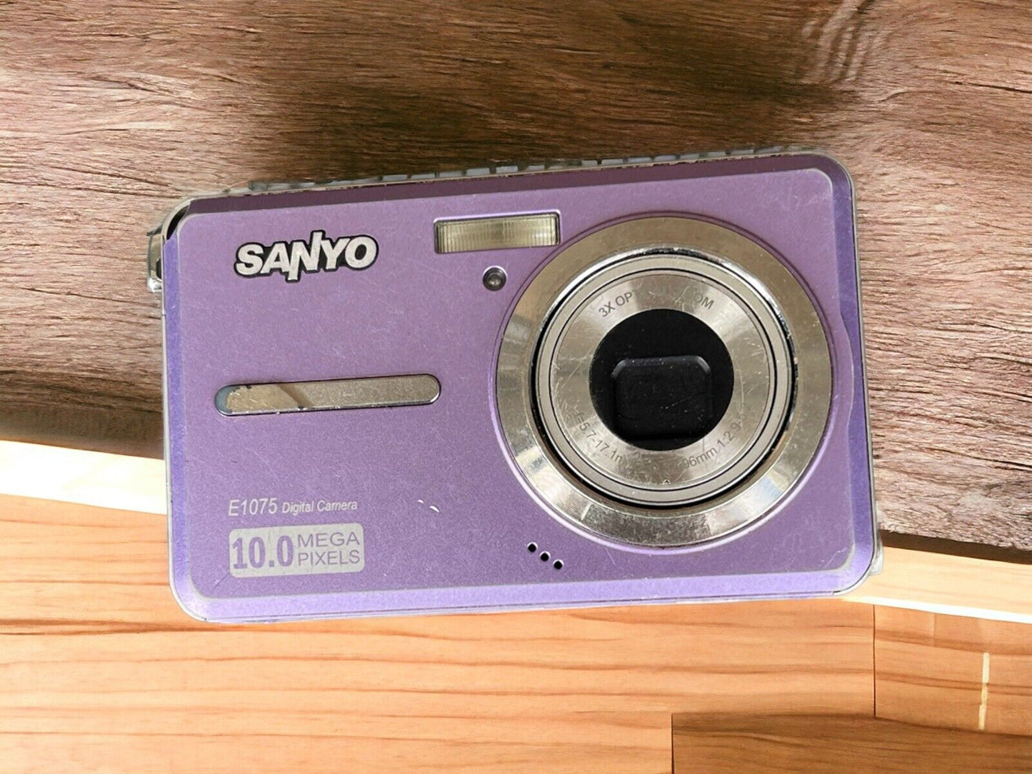 Sanyo E1075 10 Megapixel Camera As Is For Parts