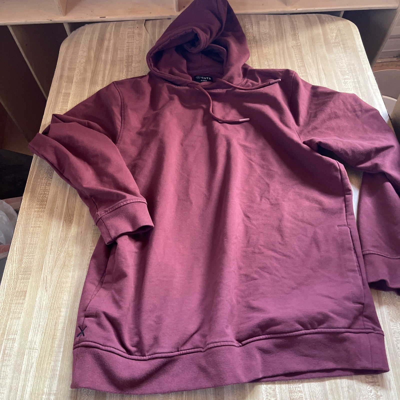 Cuts Classic Hoodie Medium 