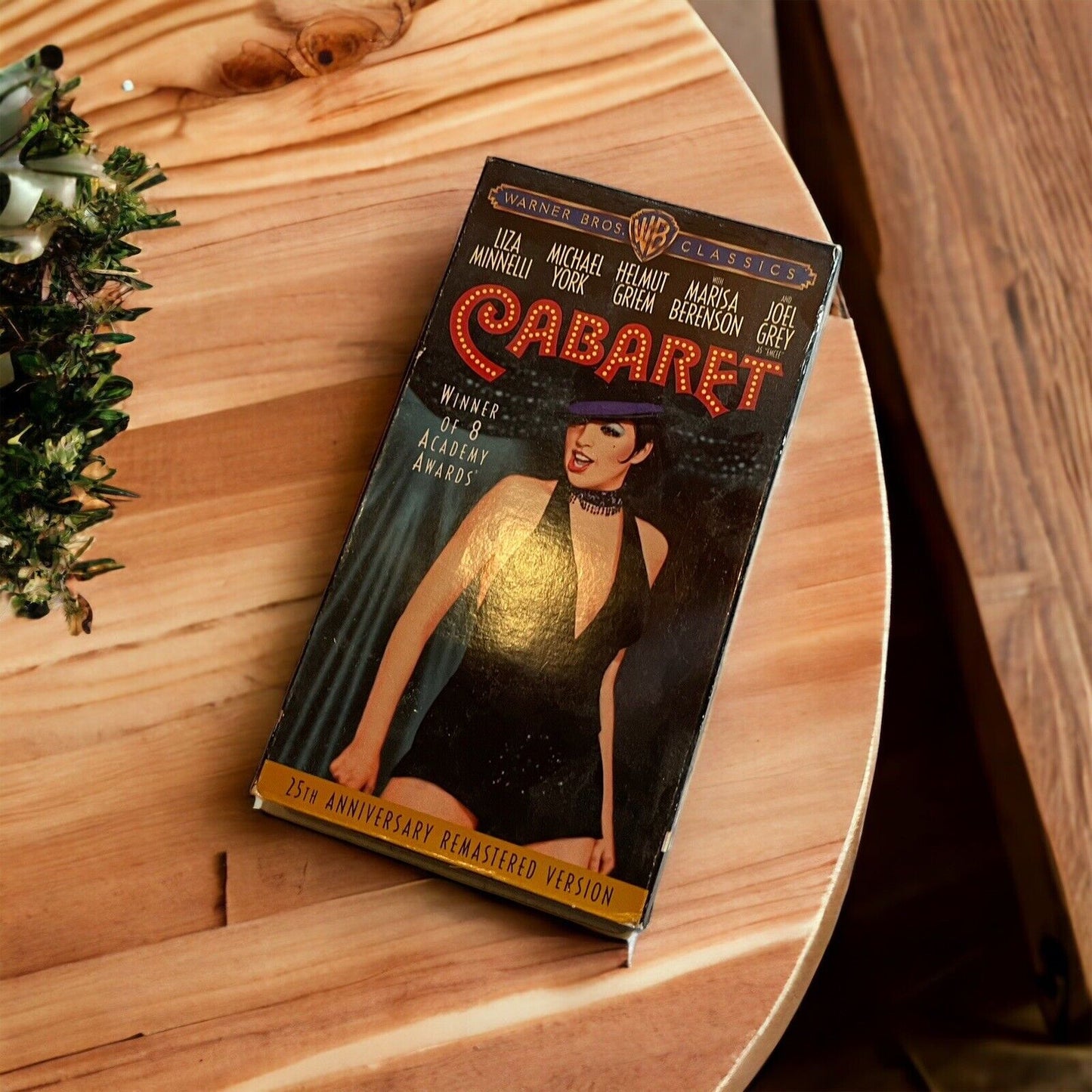 Cabaret (VHS, 1997, Includes theatrical trailer and featurette)