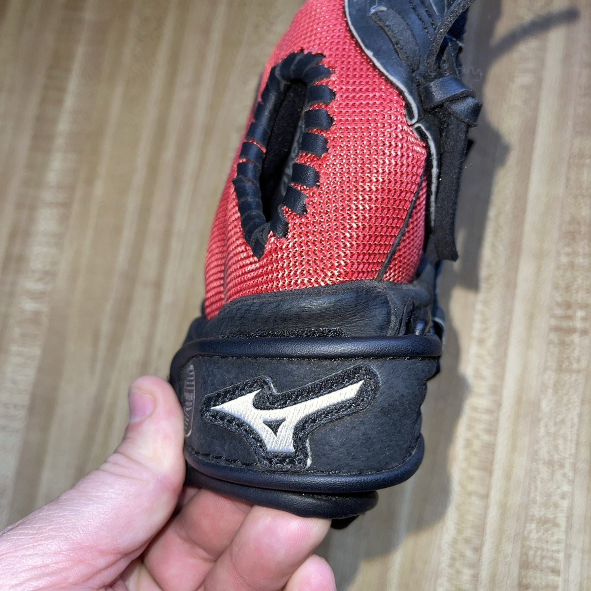 Mizuno Ballpark 11.5" Right Hand Throw All-Purpose Baseball Glove