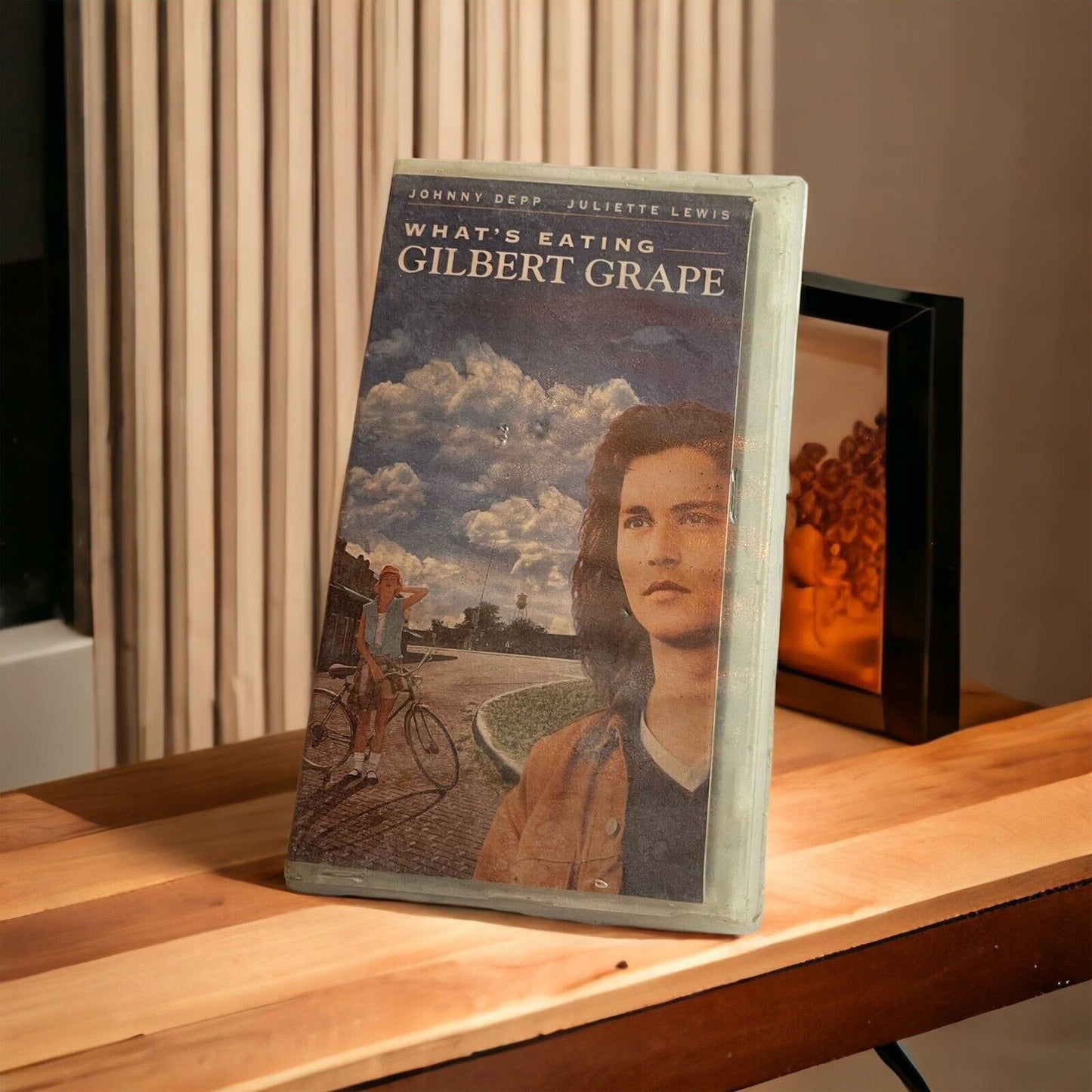 Whats Eating Gilbert Grape (VHS, 1994)