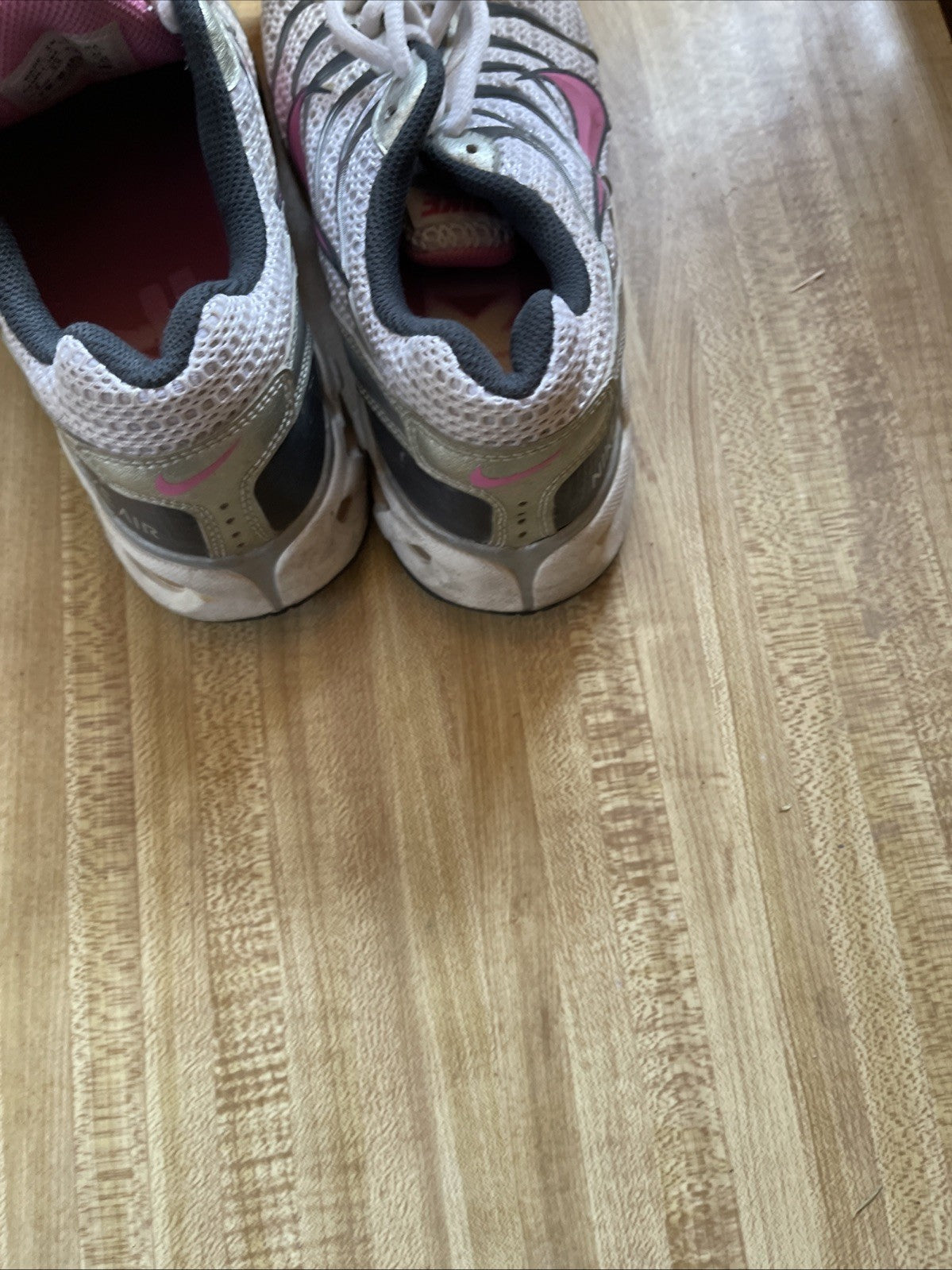 Nike Torch 4 Size 8