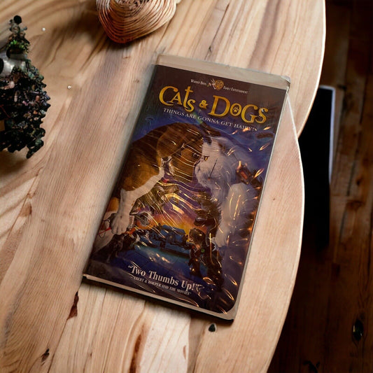 Cats  Dogs (VHS, 2001, Clamshell)