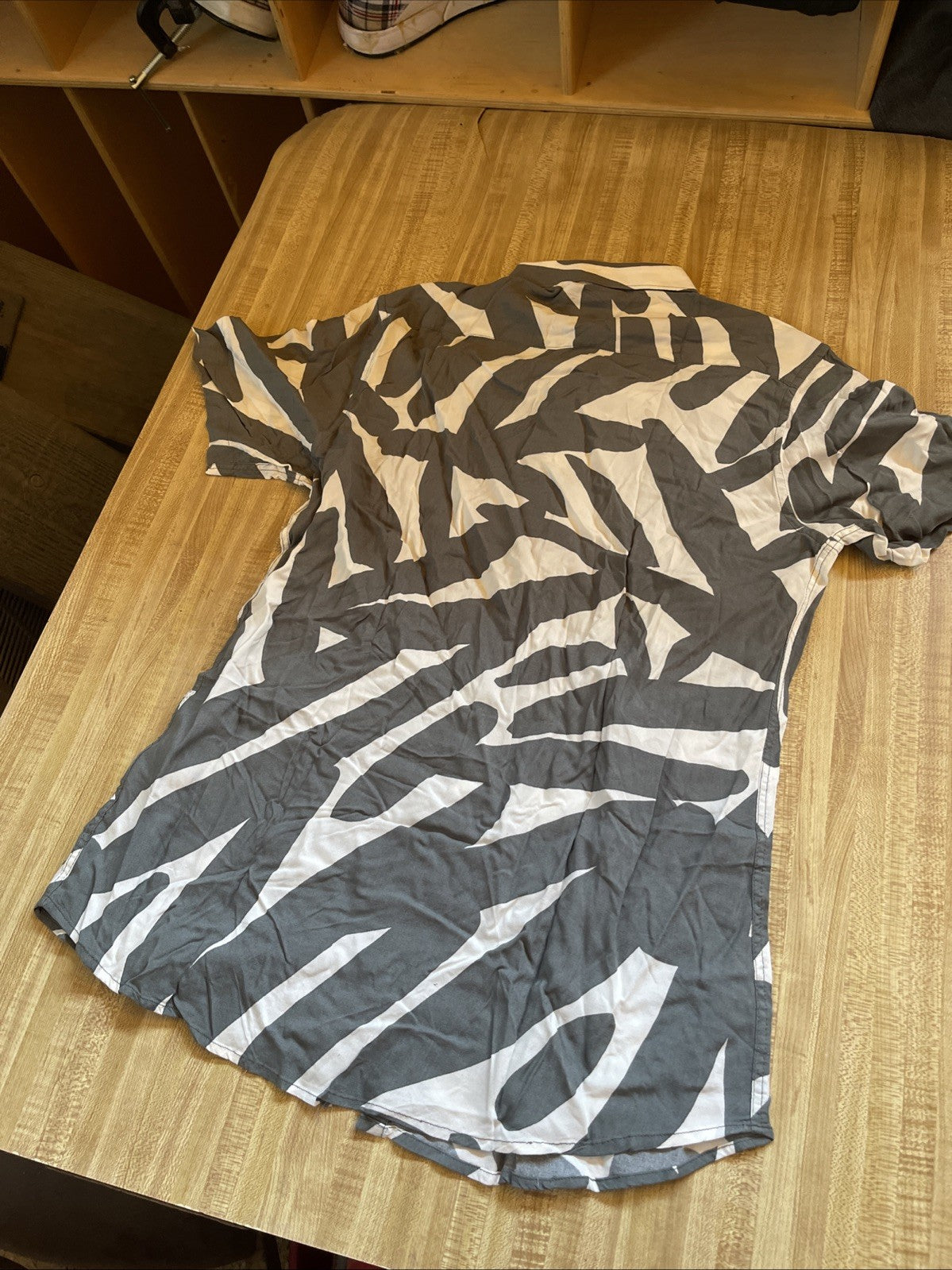 7 Shores Button Up XL