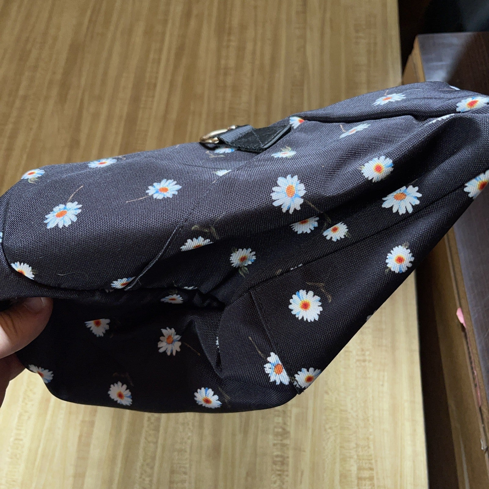 alice olivia daisy print duffel bag NWT 