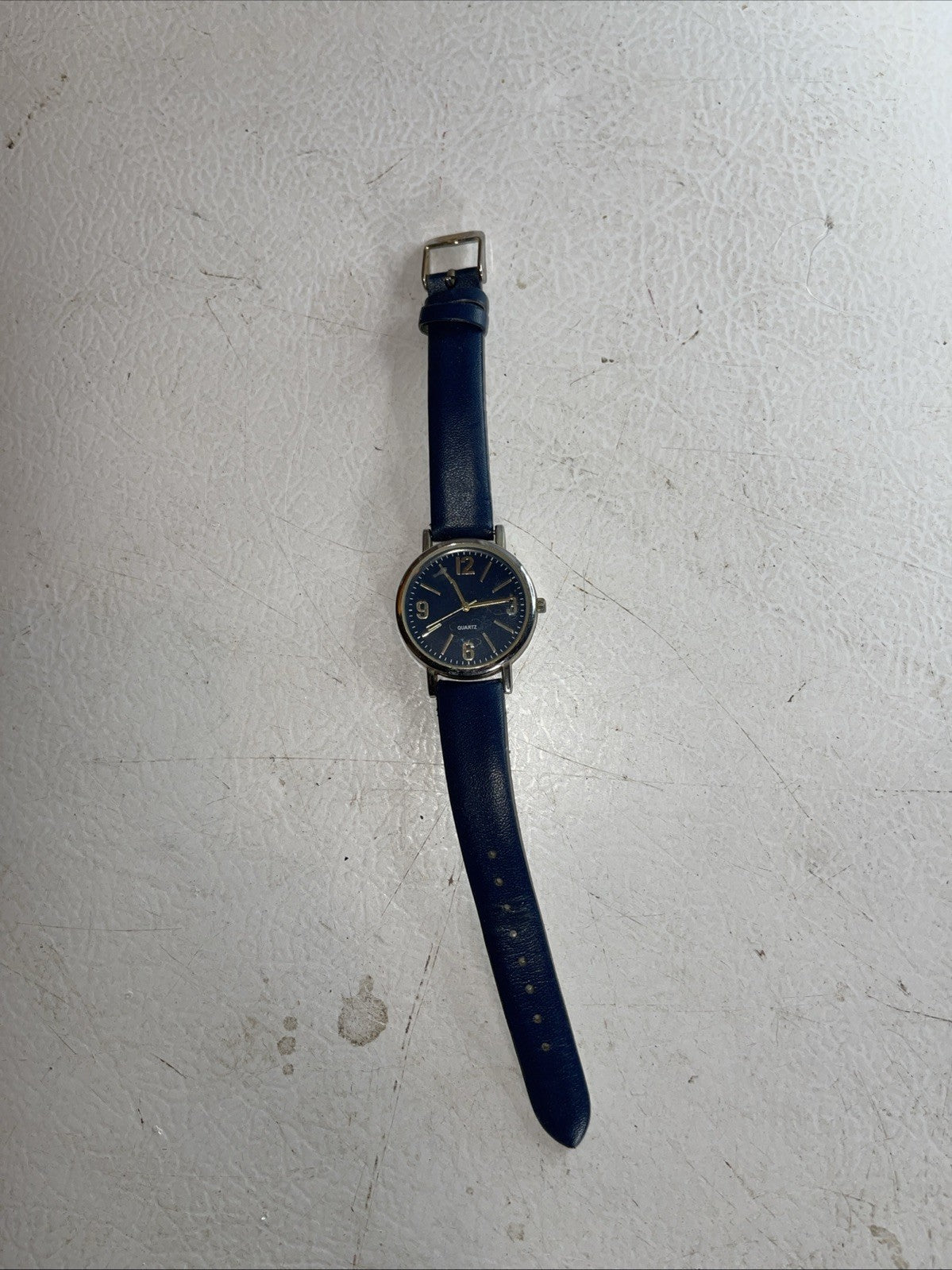 quartz watch men Needs Battery