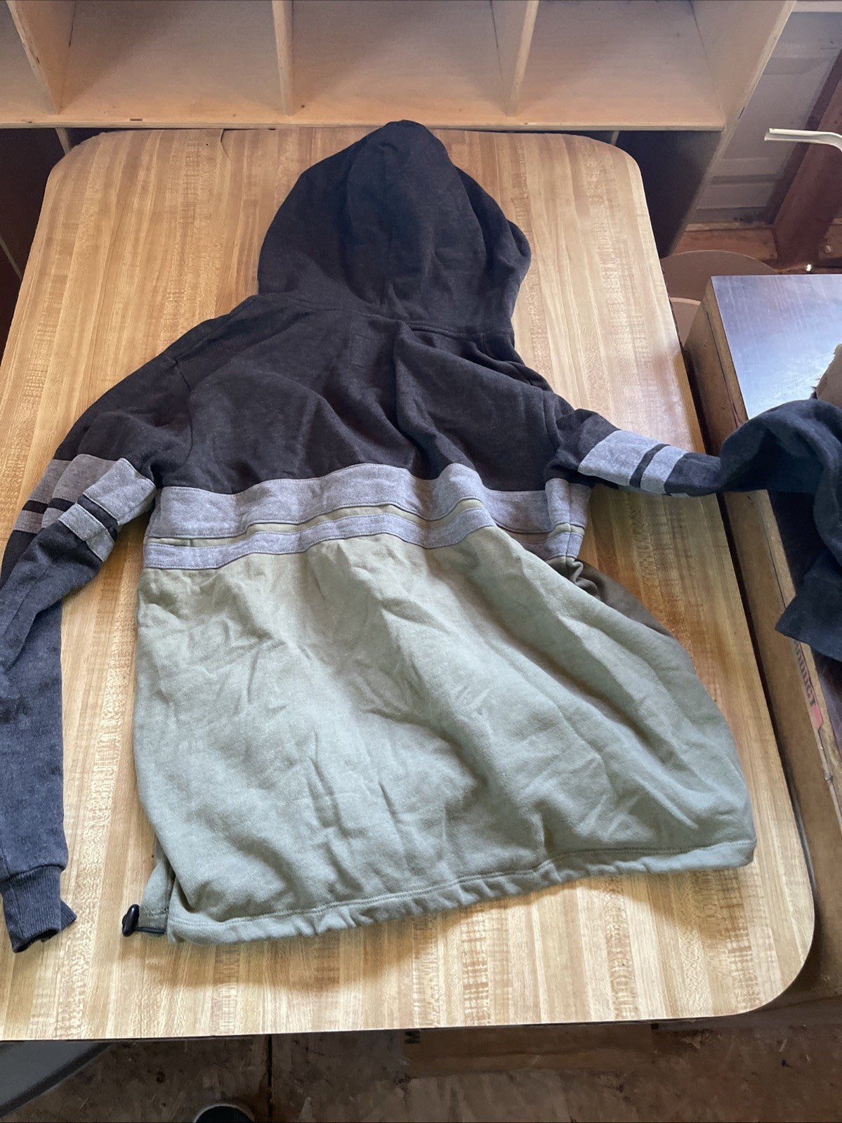 RVCA Hoodie Medium 