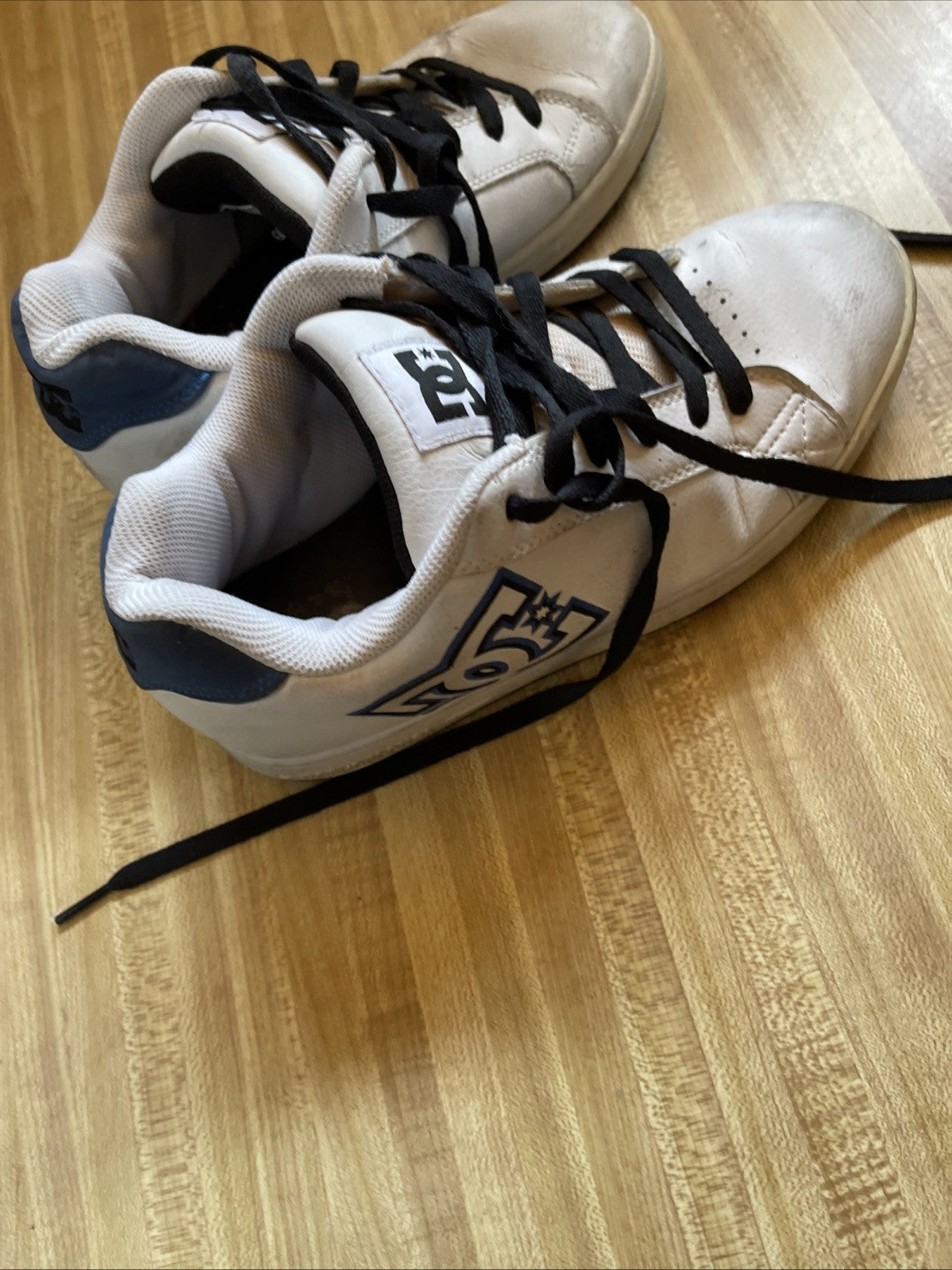 DC Shoes Size 7