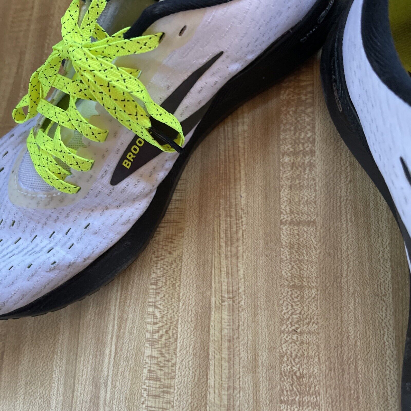 Brooks Hyperion Tempo 1 Size 12