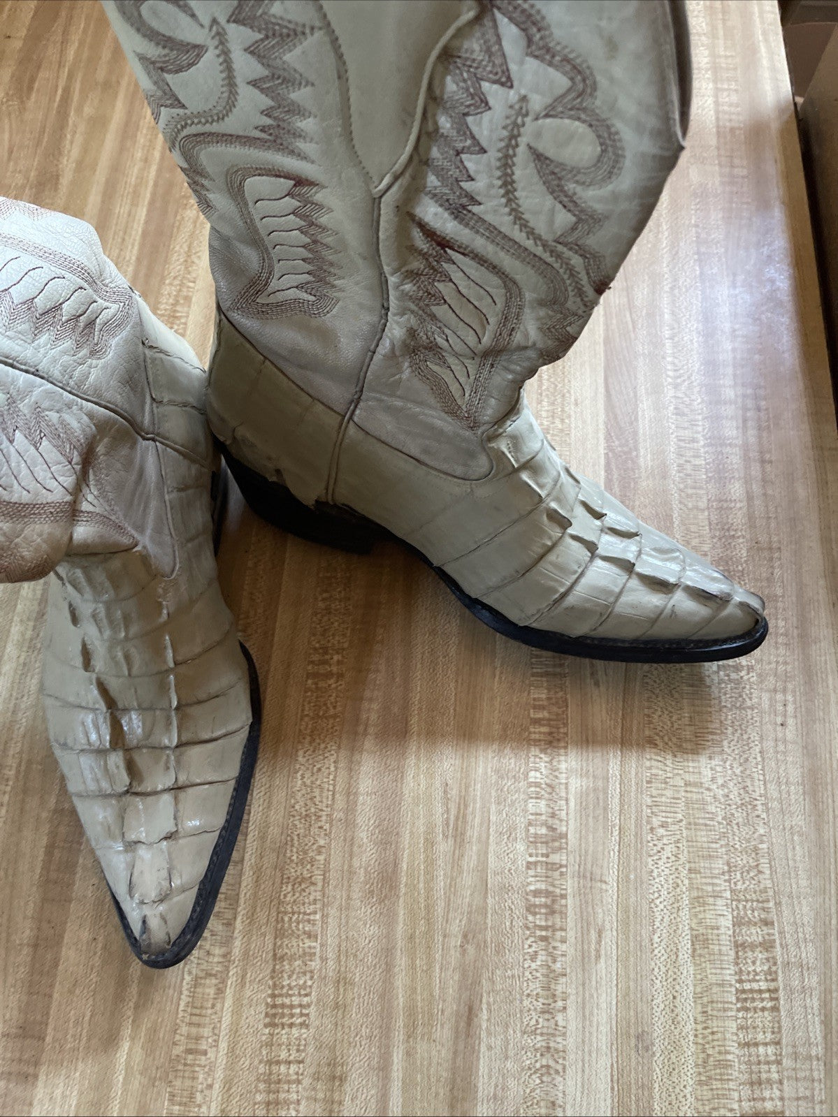 Cowboy Boots 7.5 Need New Soles