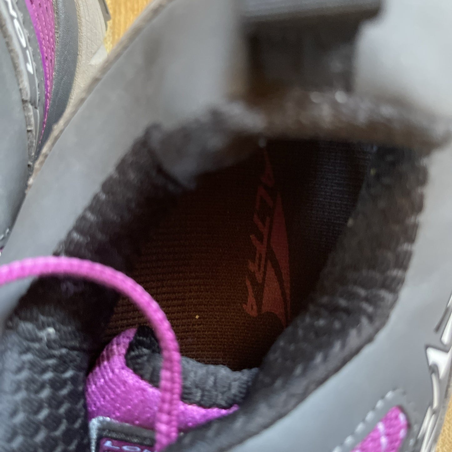 Altra Lone Peak Gaiter Trap Size 9 Wide