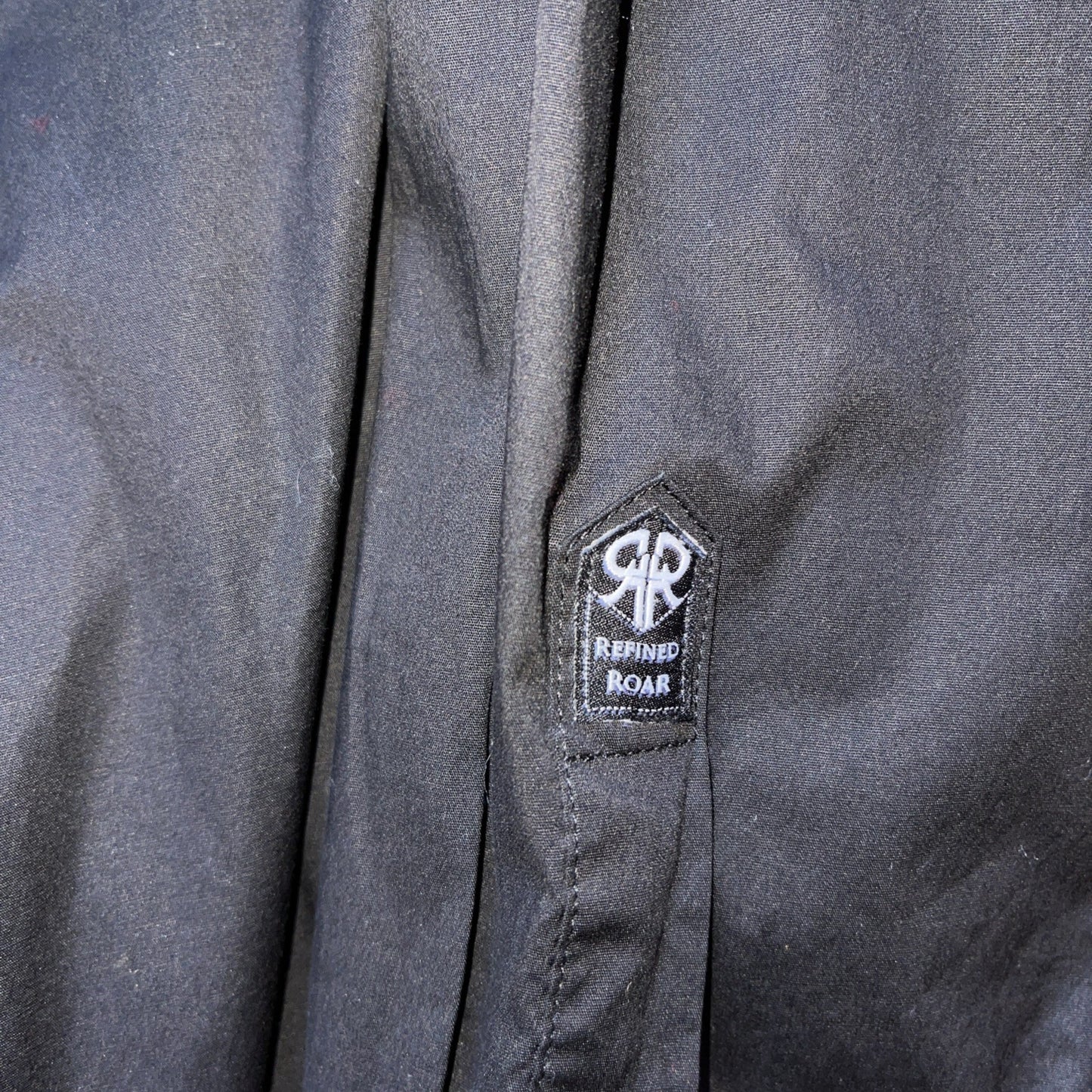 Roar Refined Button Up Large 
