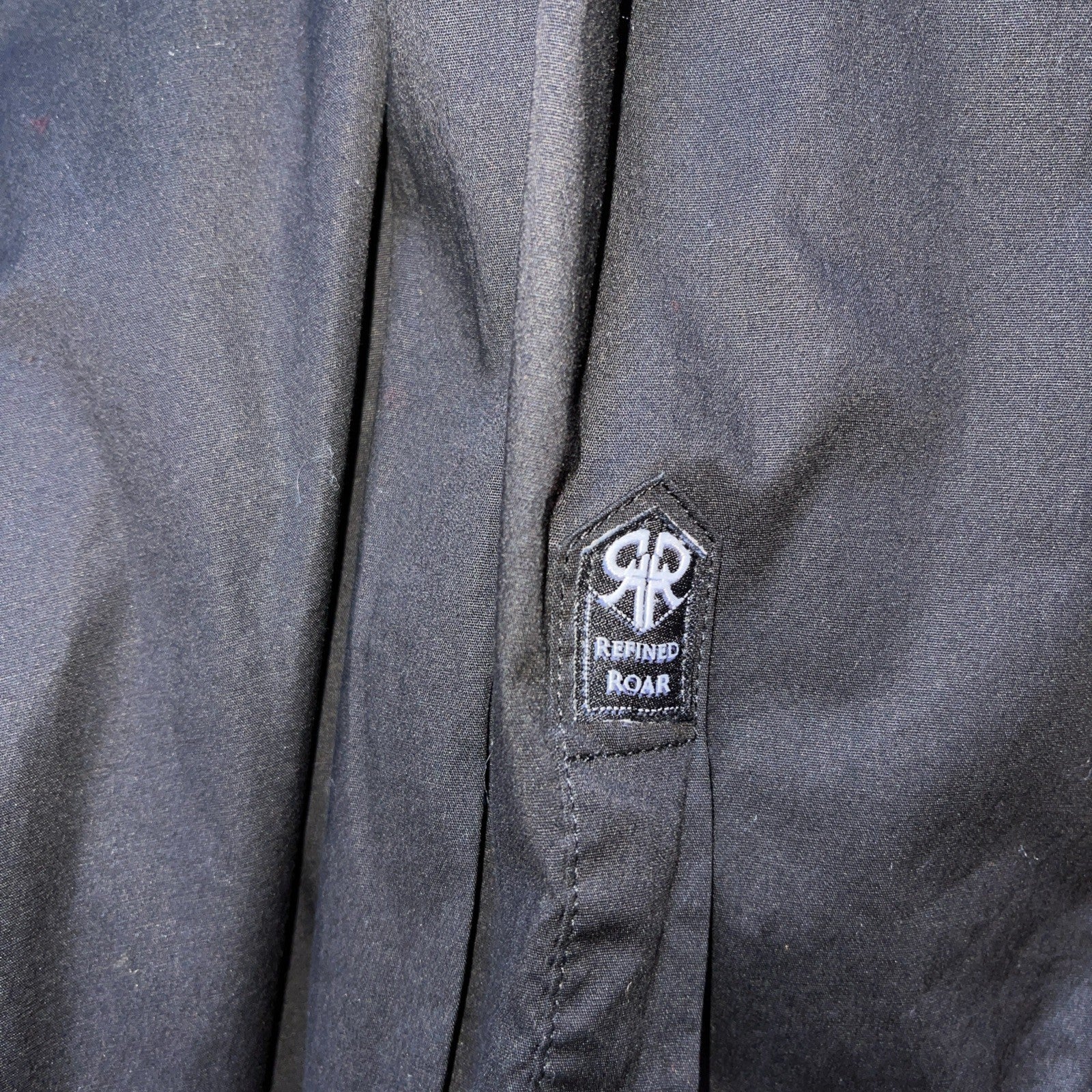 Roar Refined Button Up Large 