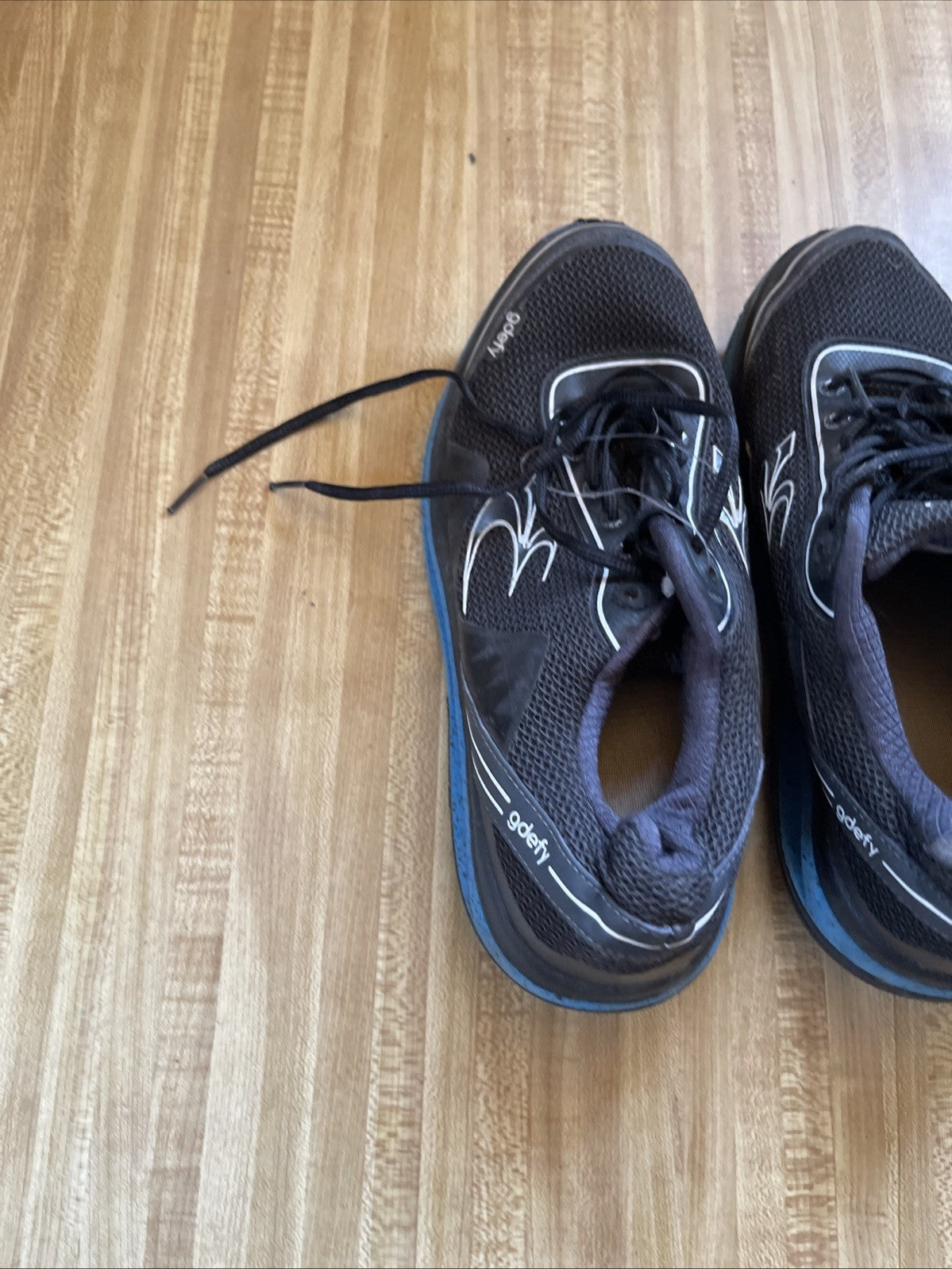 gdefy shoes mens 10