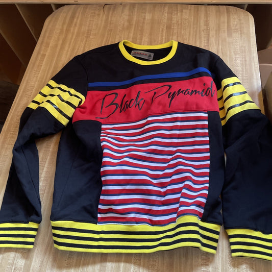 black pyramid sweatshirt medium