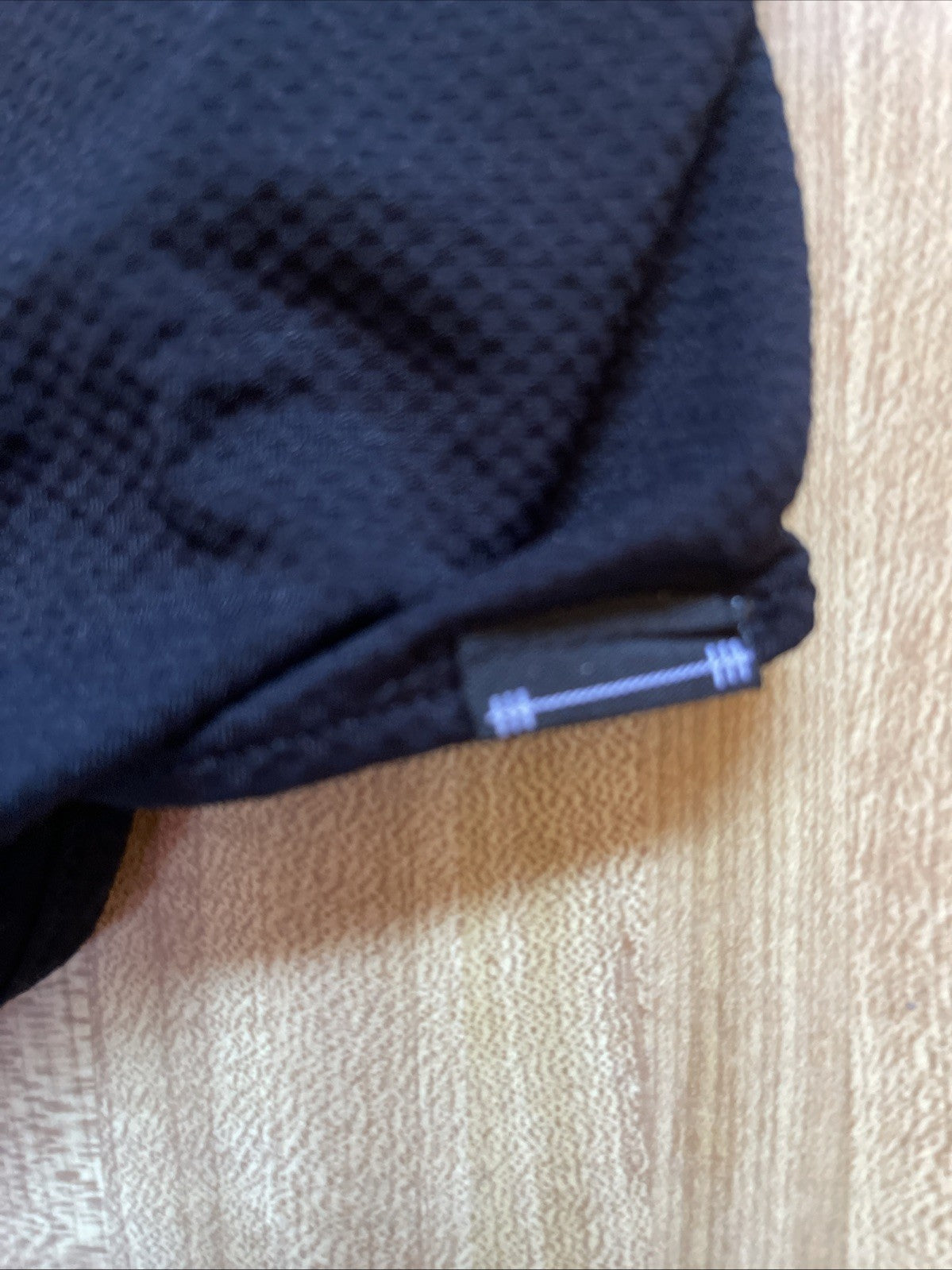 Barbell Button Up Large 