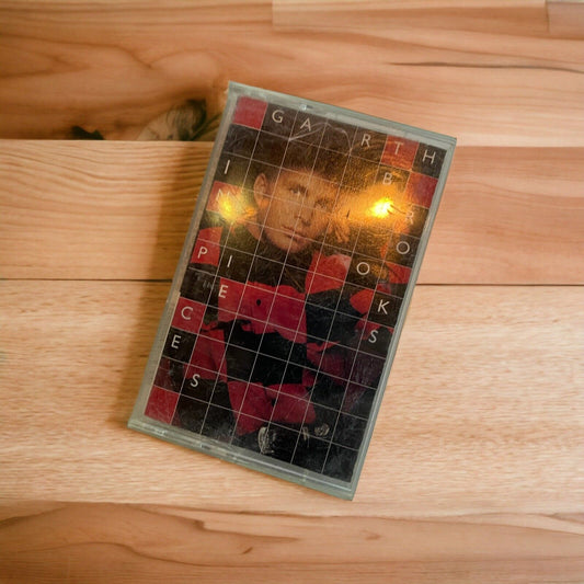Garth Brooks - in pieces 1993 Cassette Tape
