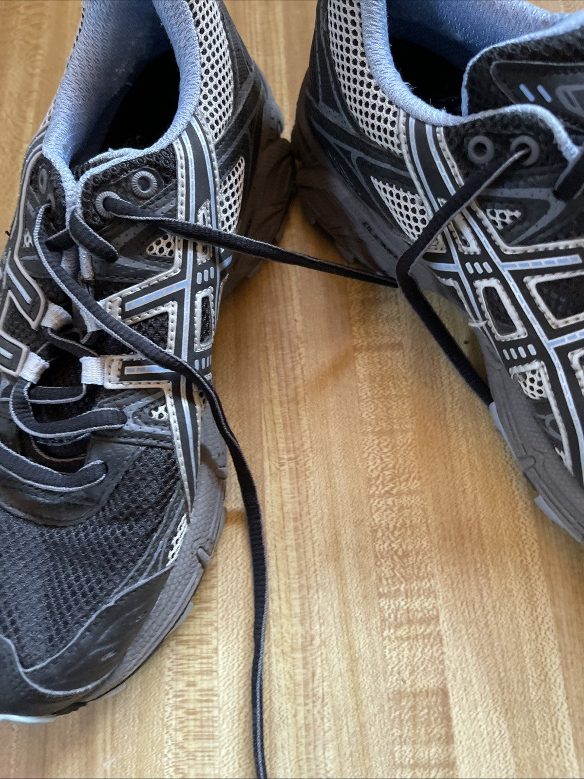 ASICS Gel Kahana Size 6.5