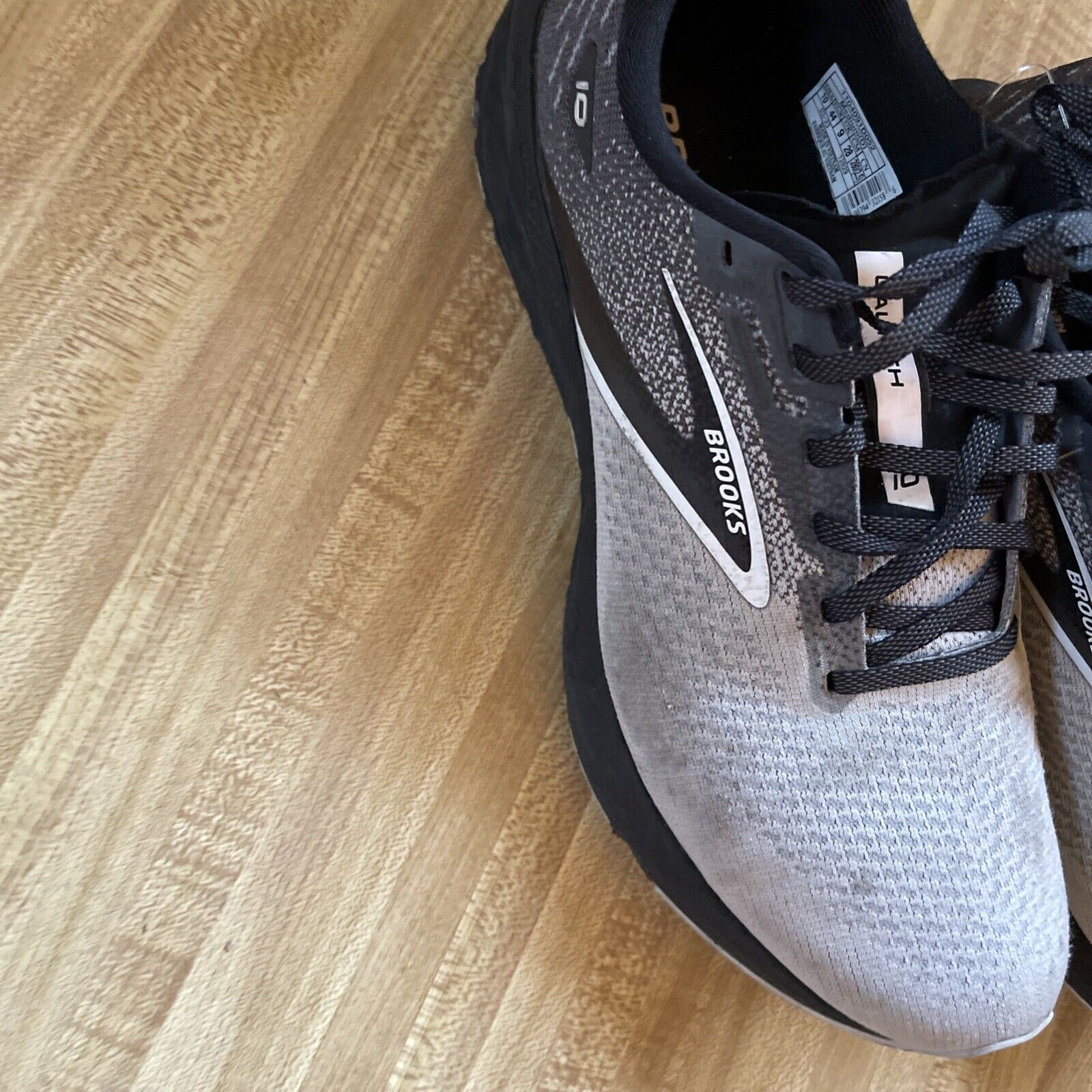 Brooks Launch 10 Size 10