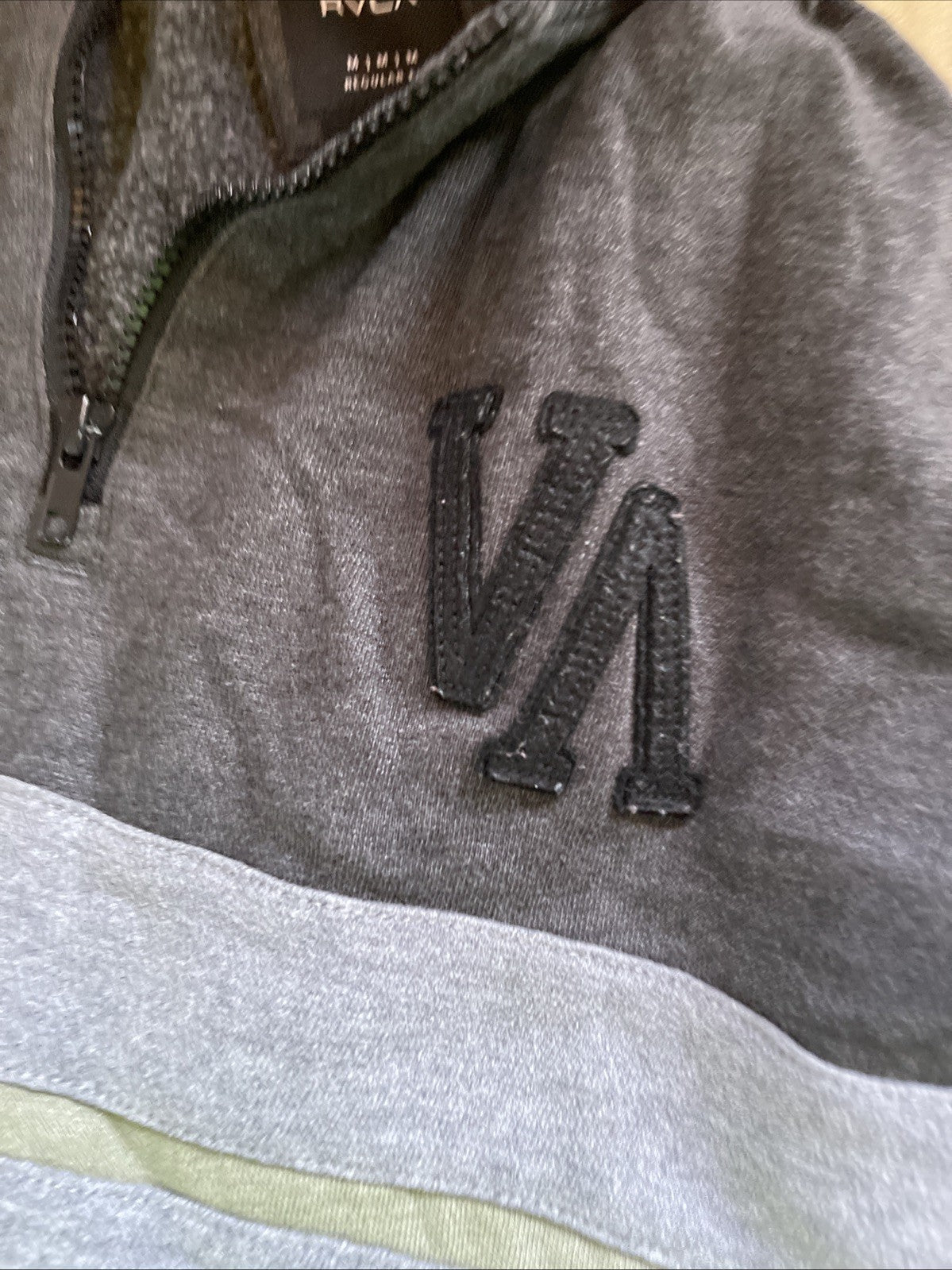 RVCA Hoodie Medium 