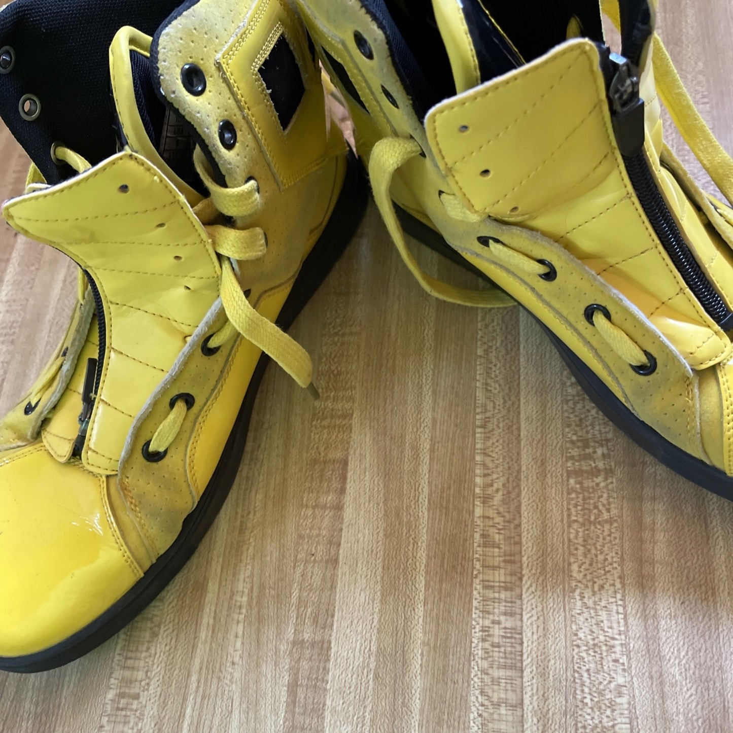 Vlado Gladiator Sneakers Size 9