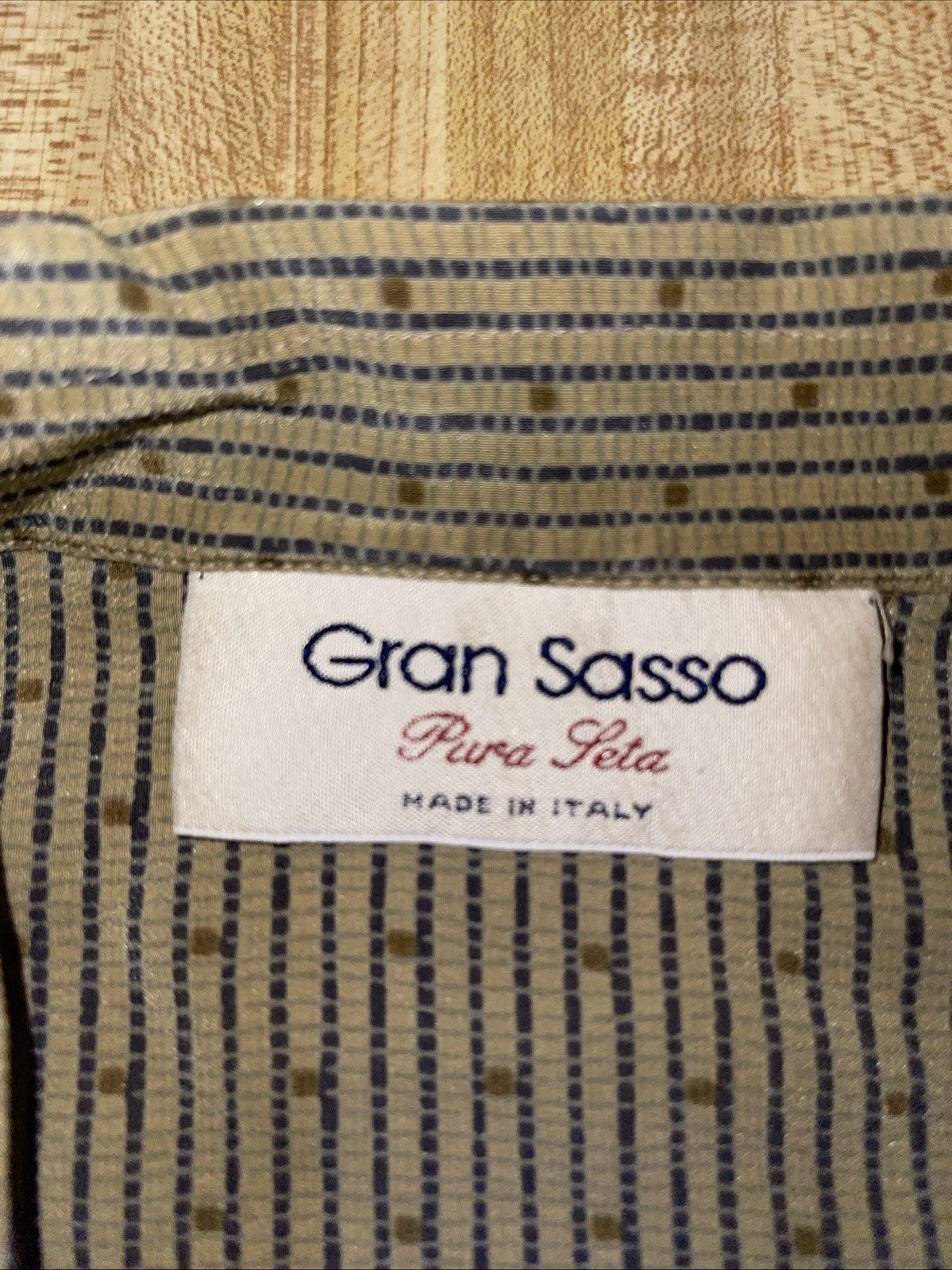 Gran Sasso Italy Silk Button Up