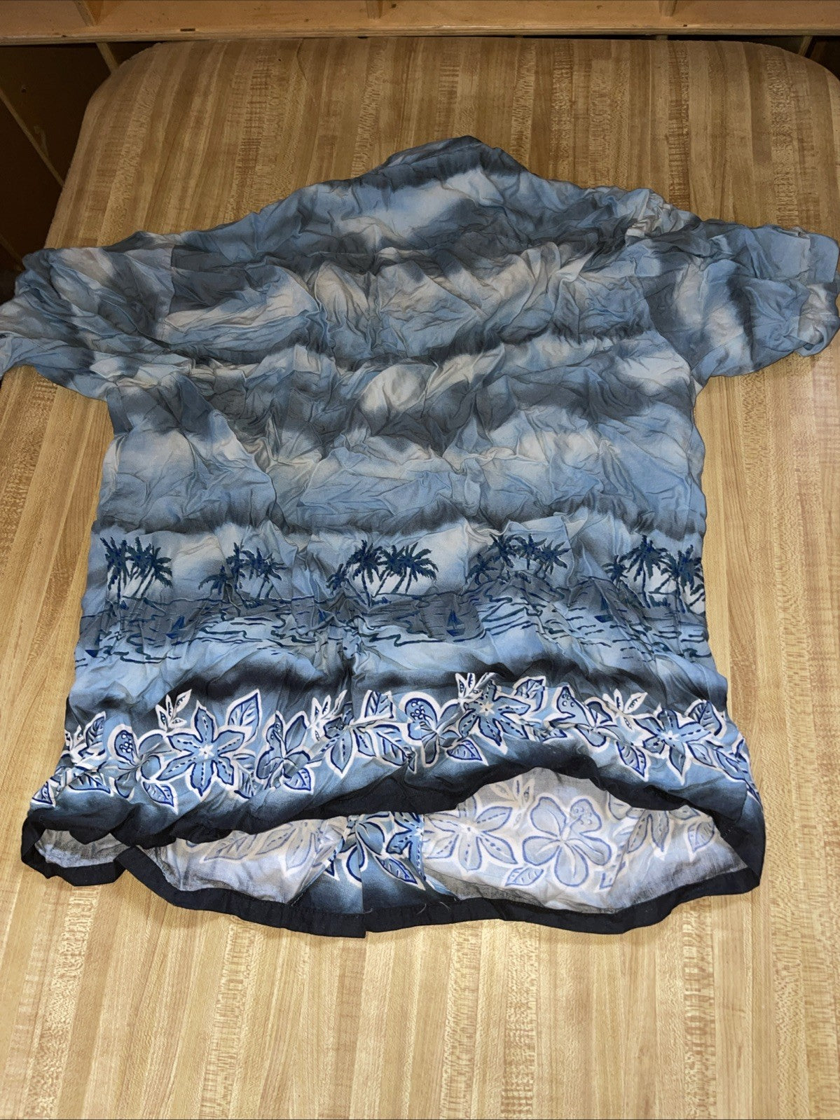 pineapple connection hawaiian shirt Medium 