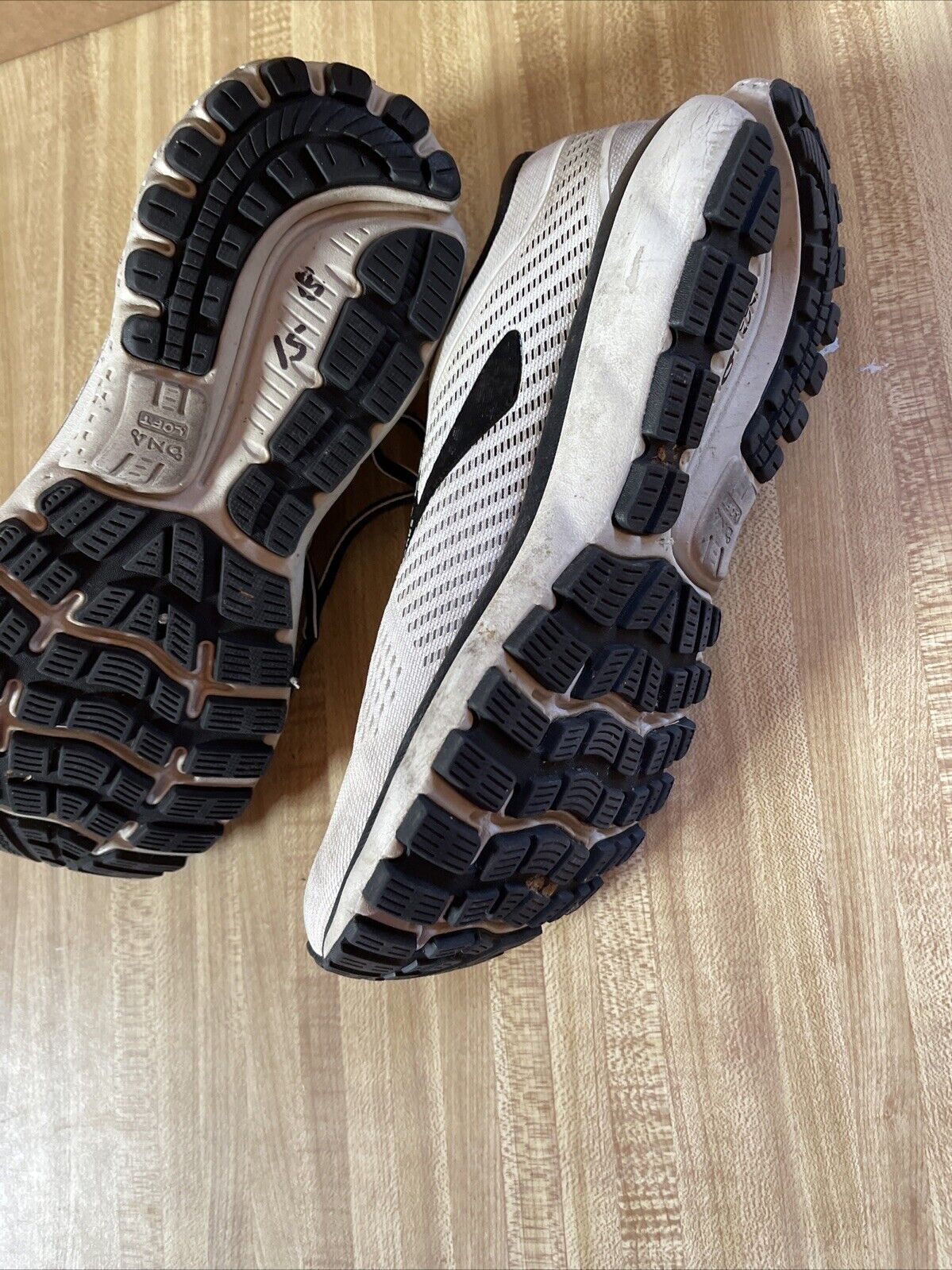 Brooks Ghost 12 Size 9