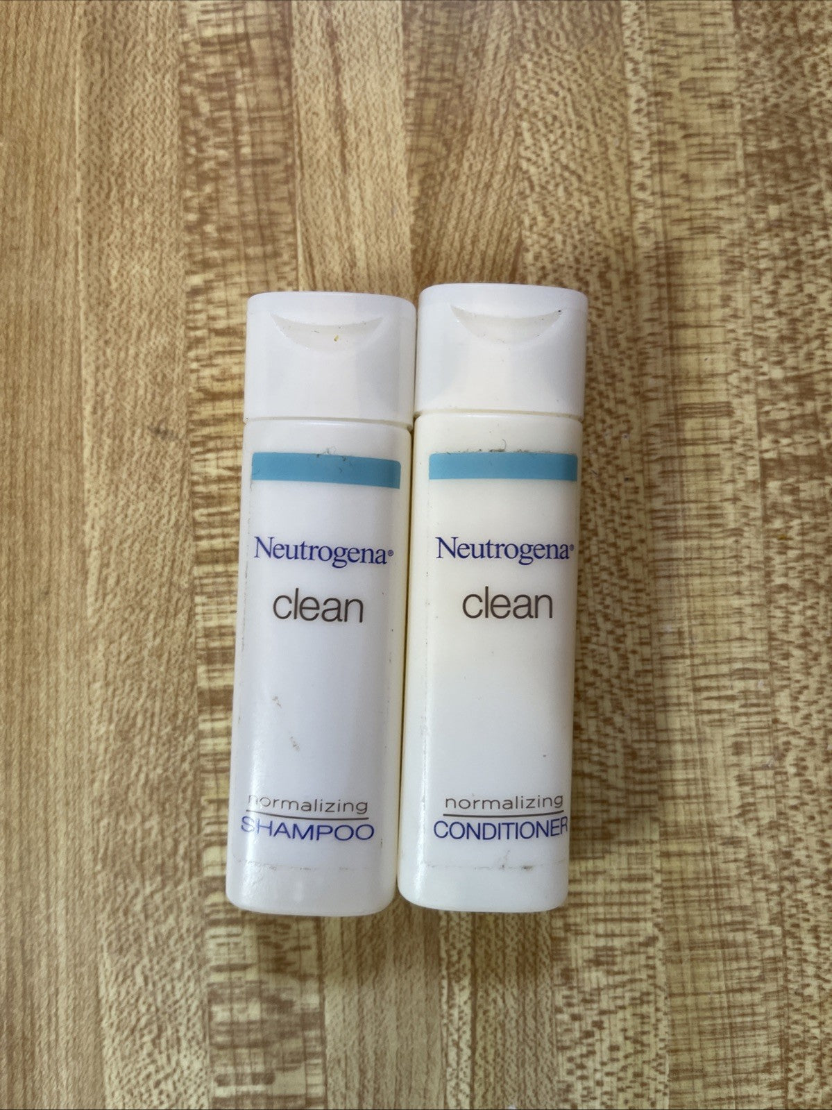 Neutrogena Clean Normalizing Shampoo And Conditioner Travel