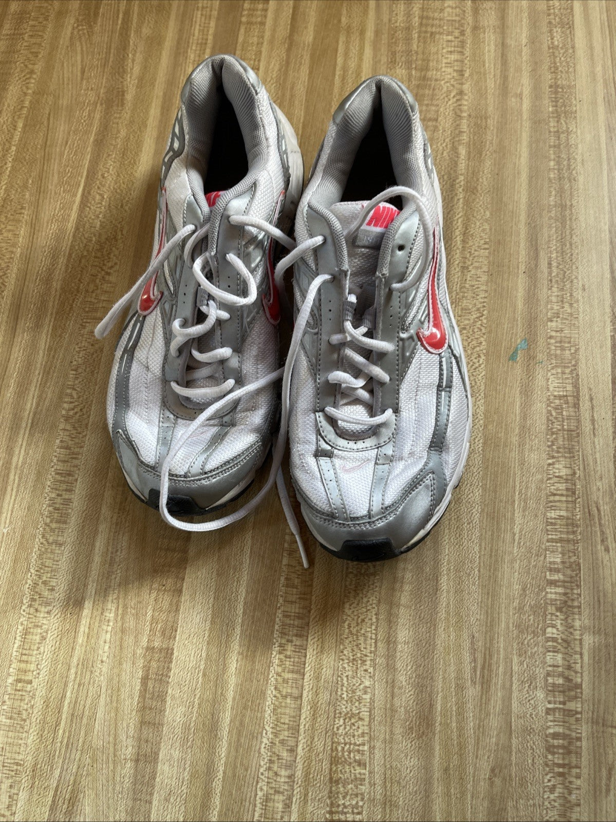 Nike Initiator Size 9
