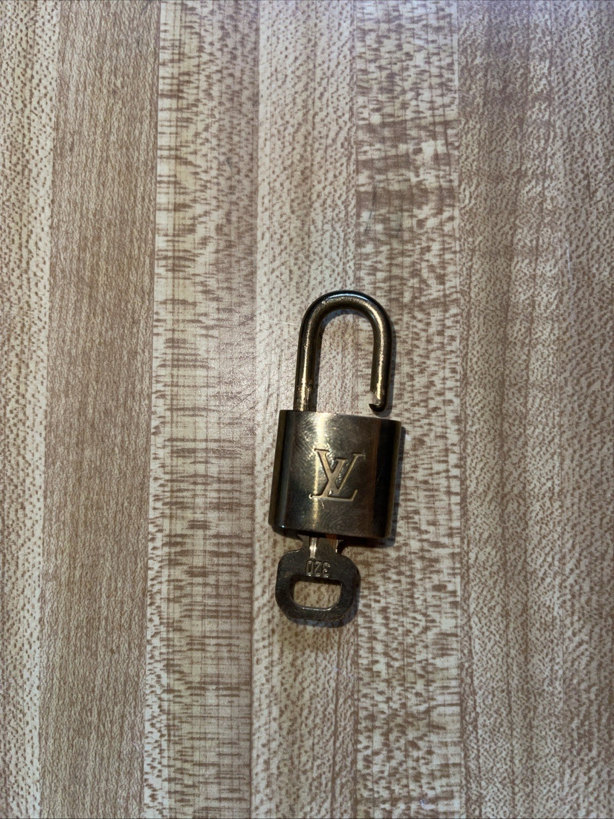 Louis Vuitton 320 Lock And Key 