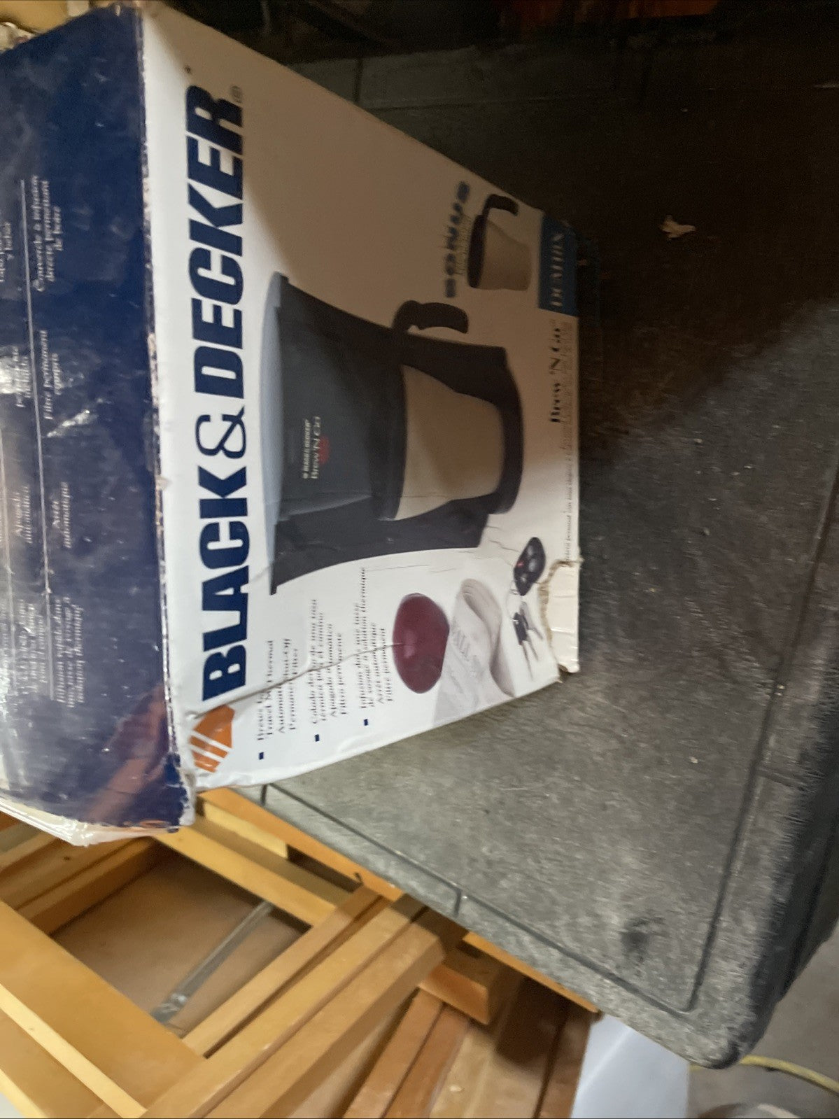 Black & Decker Brew 'N Go DCM18X Personal Coffee Maker W/ 2 Travel Mugs